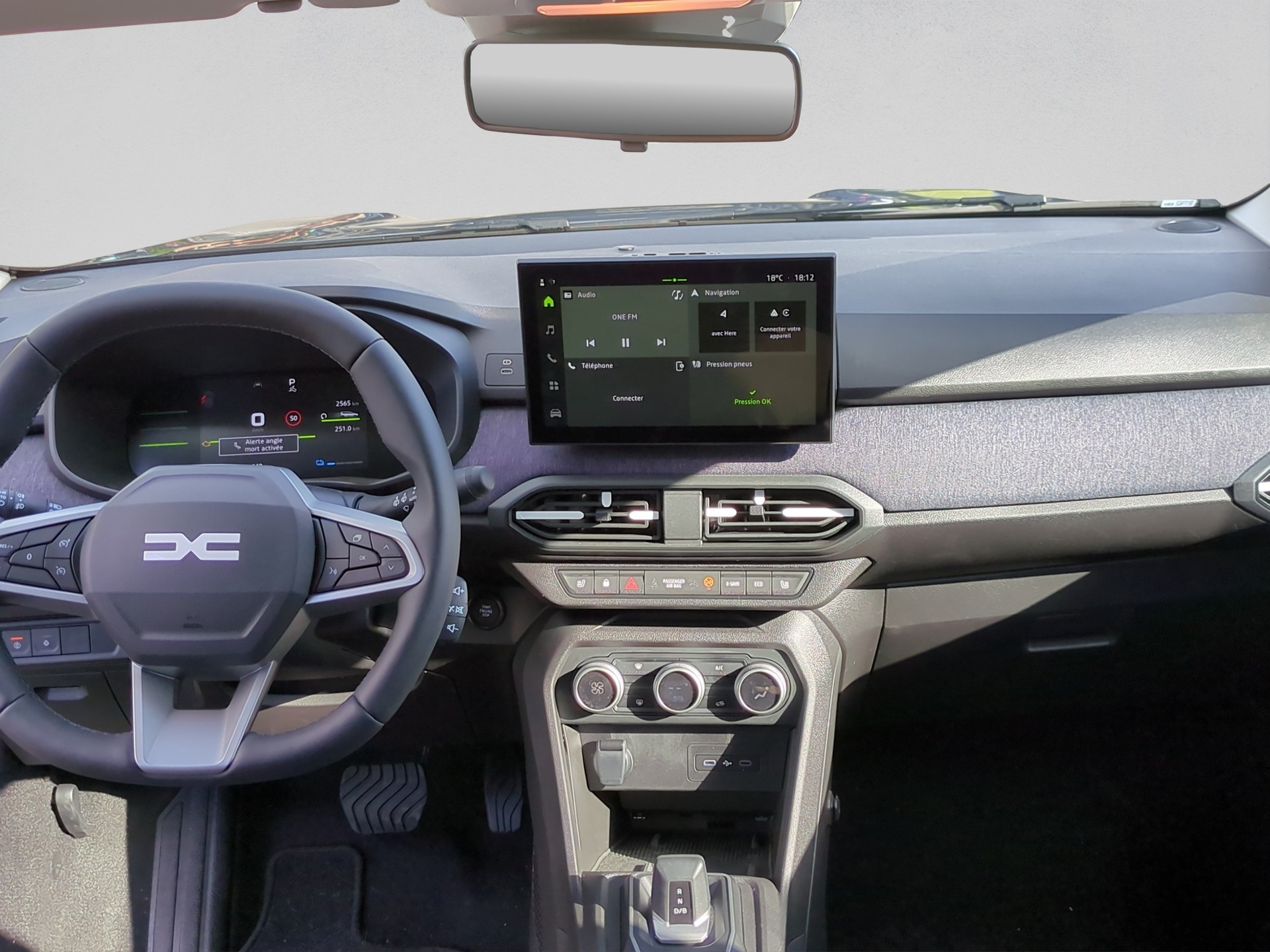 DACIA Jogger HEV 155 Journey 7 Places-image-8