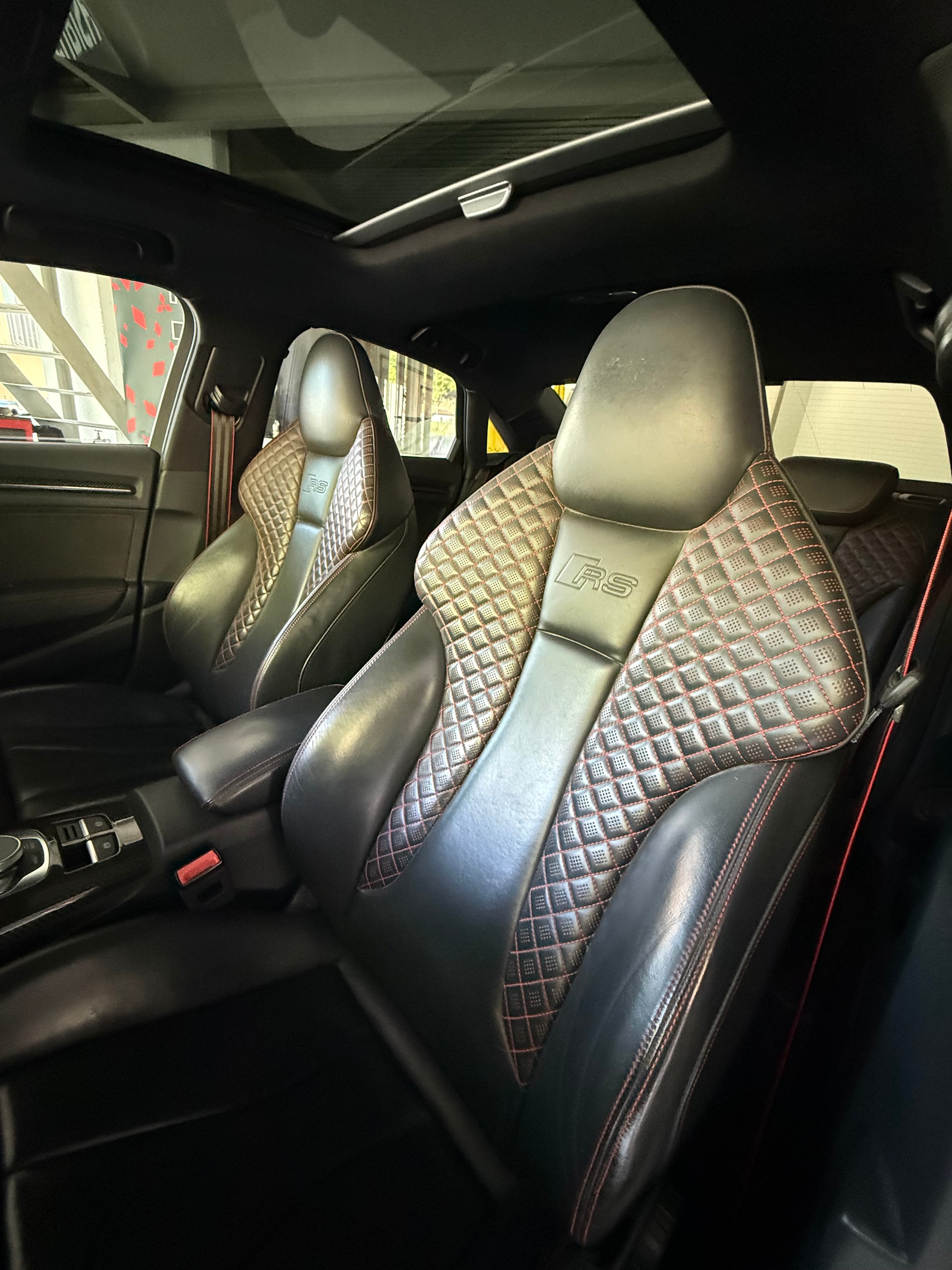 AUDI RS3 Limousine 2.5 TSI quattro S-tronic-image-10