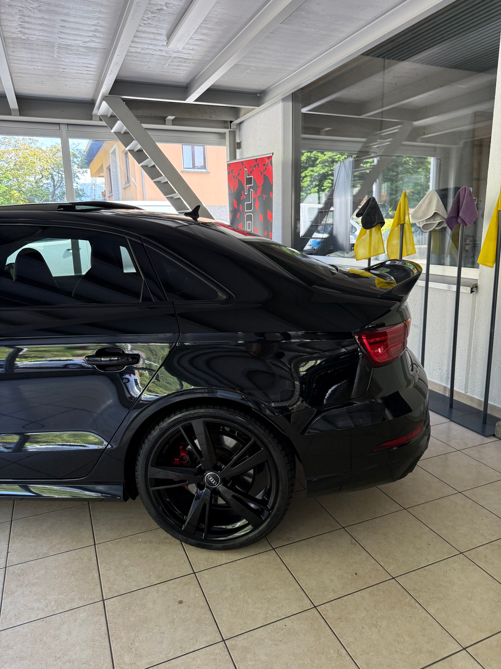 AUDI RS3 Limousine 2.5 TSI quattro S-tronic-image-3