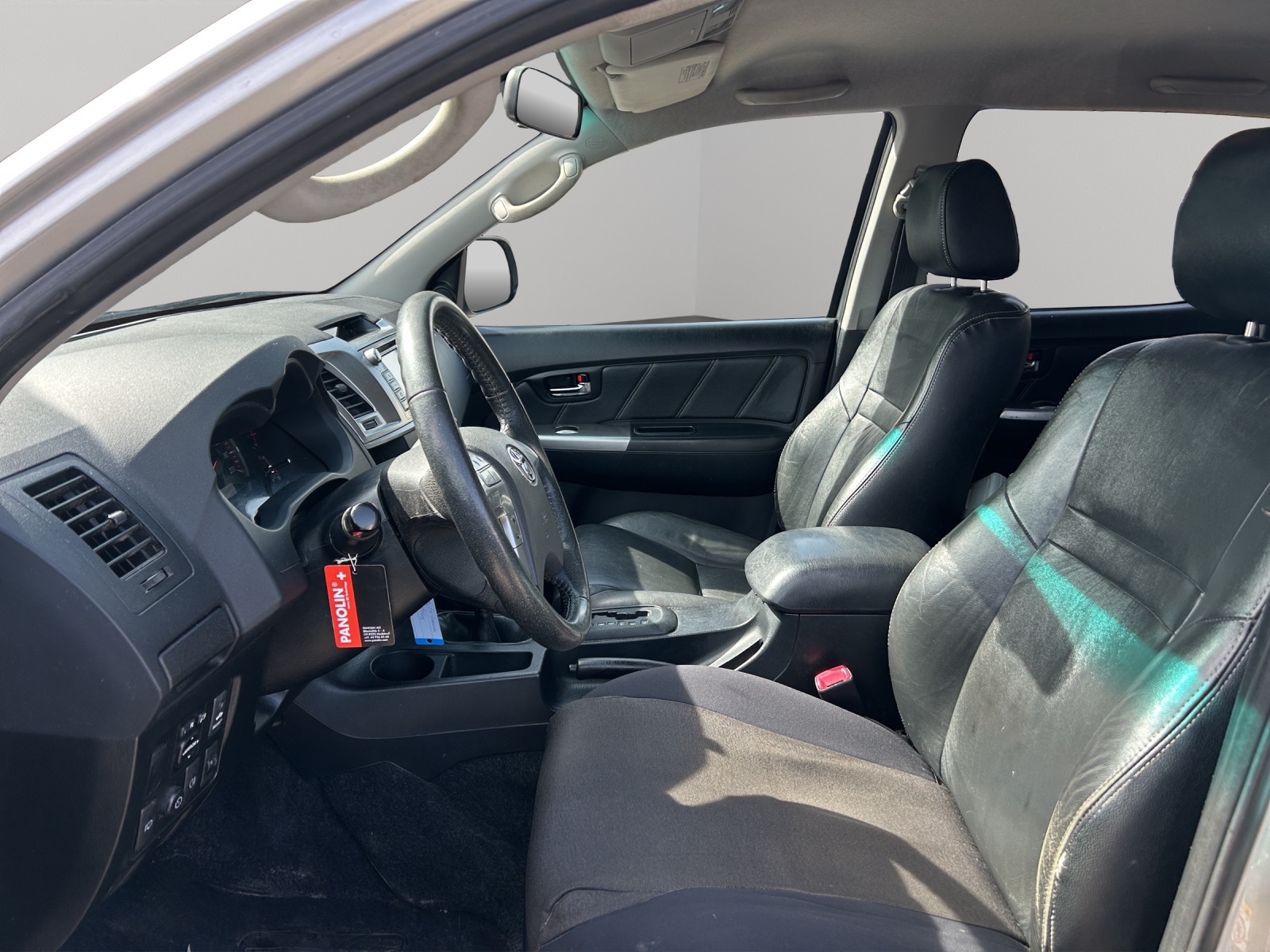 TOYOTA Hilux 3.0 4WD Automat Double Cab Sol Premium-image-9