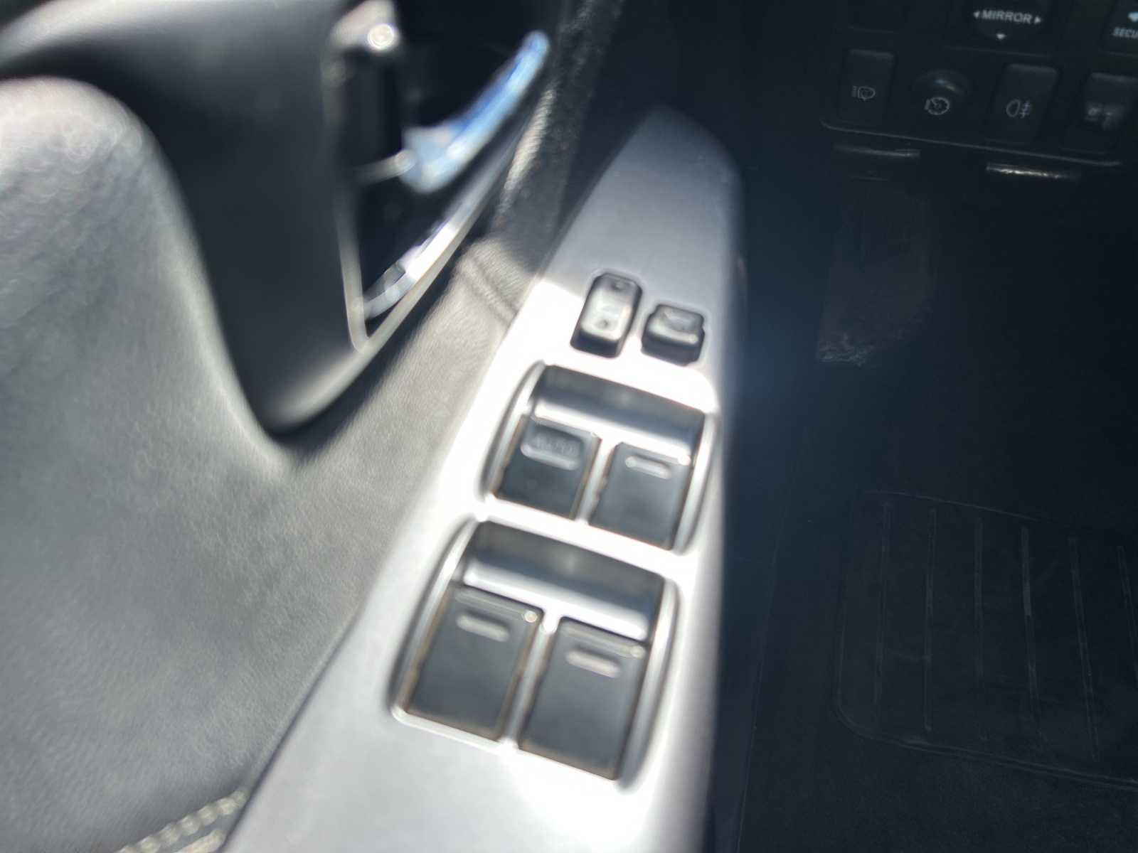 TOYOTA Hilux 3.0 4WD Automat Double Cab Sol Premium-image-11
