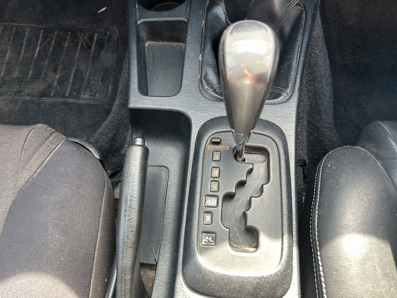 TOYOTA Hilux 3.0 4WD Automat Double Cab Sol Premium-image-12