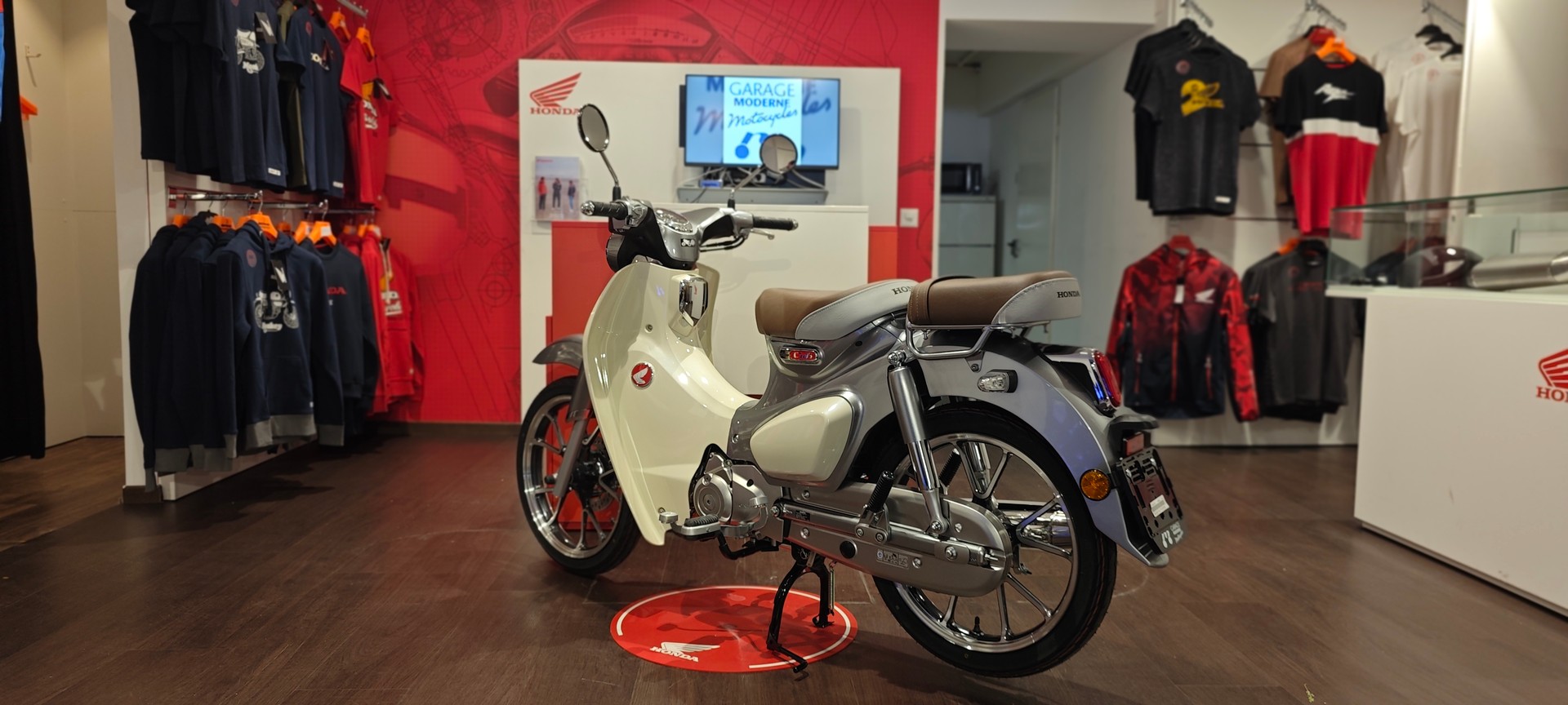 HONDA C 125 Super Cub-showroom-element-3
