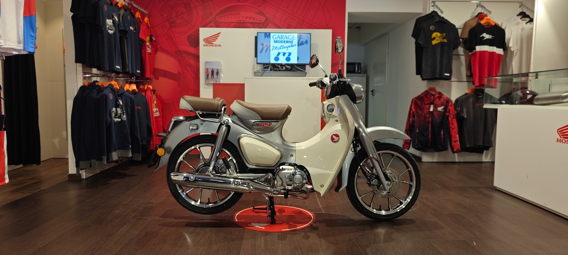 HONDA C 125 Super Cub-showroom-element-1