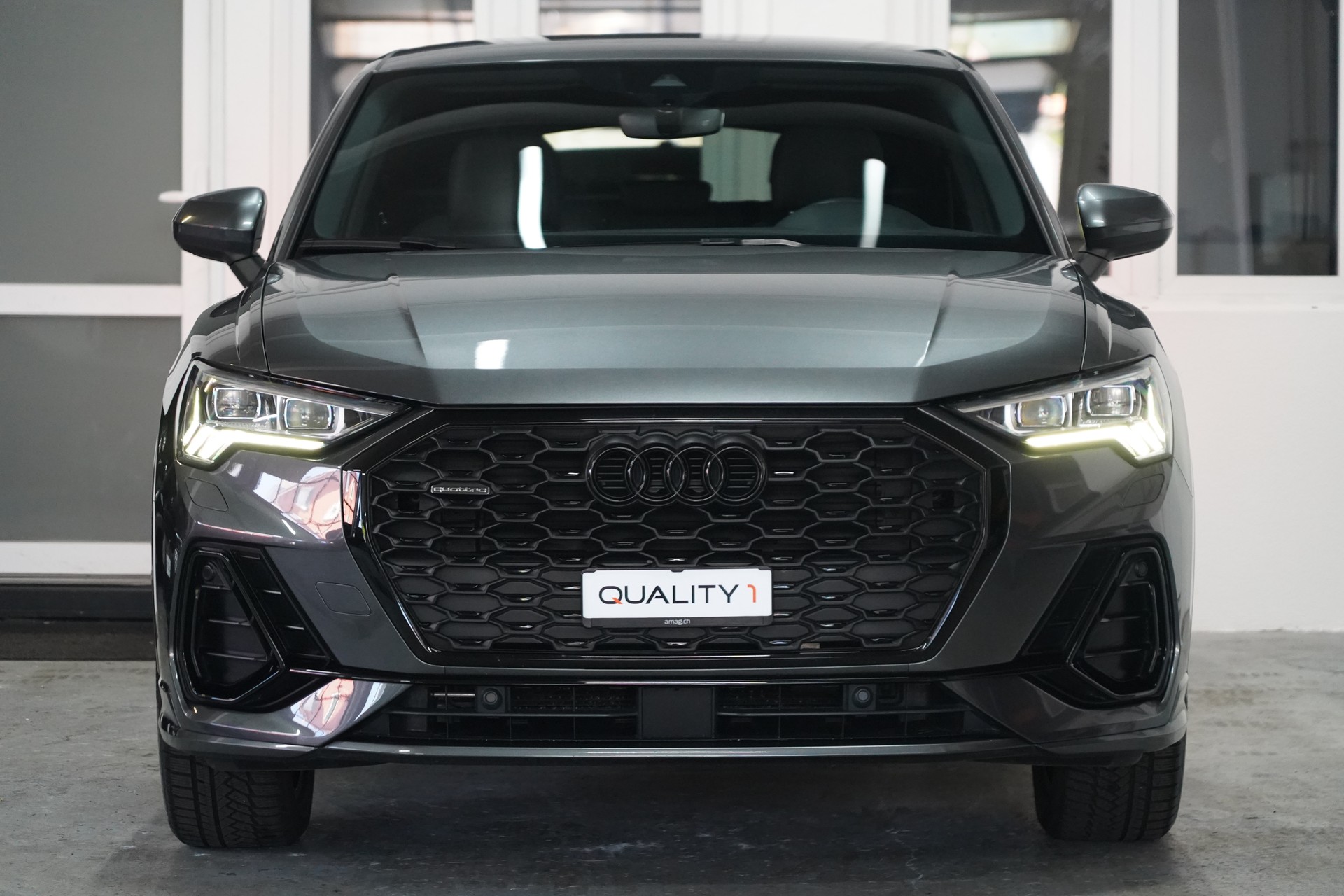 AUDI Q3 Sportback 35 TDI S-Line quattro S-tronic-image-2