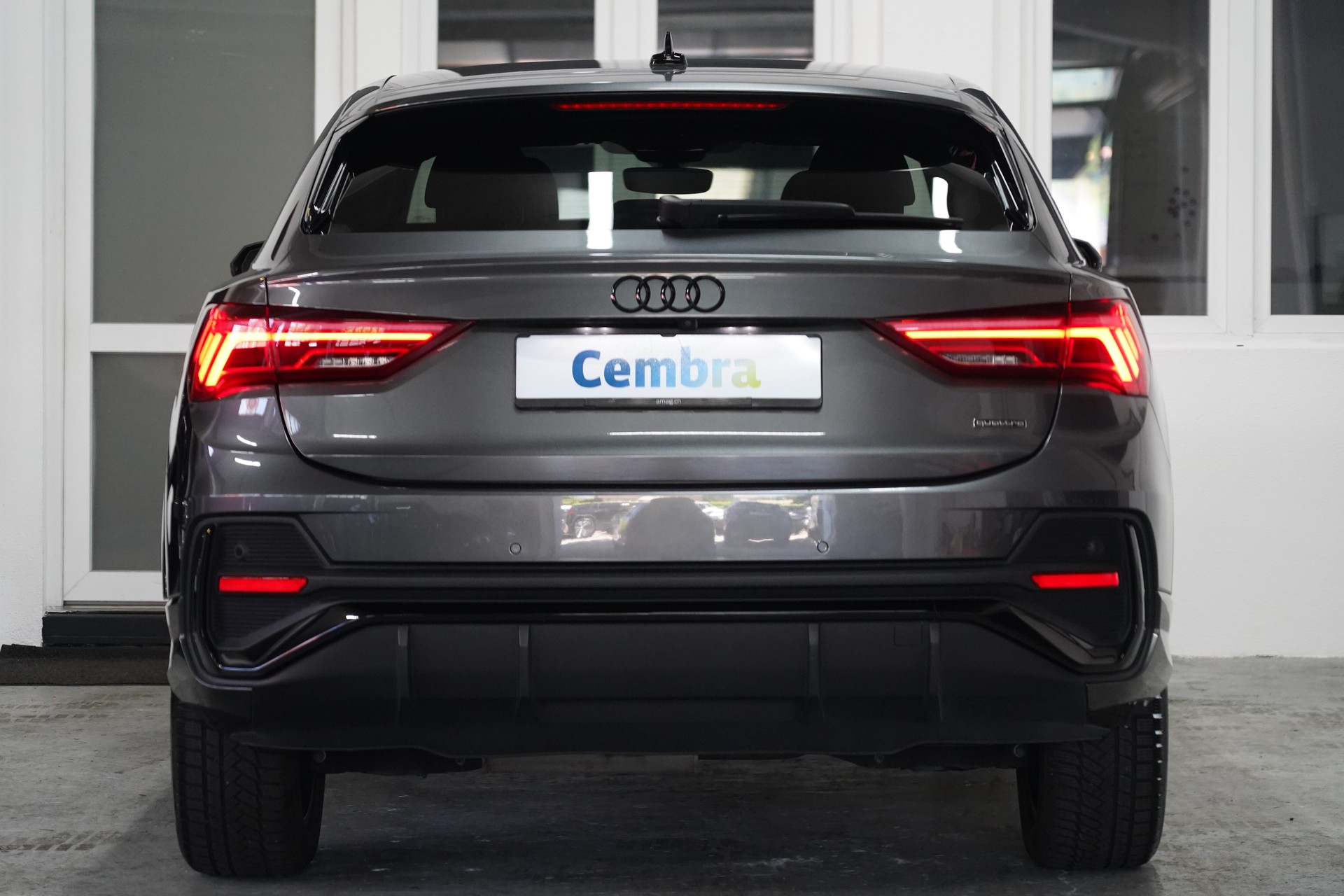 AUDI Q3 Sportback 35 TDI S-Line quattro S-tronic-image-6