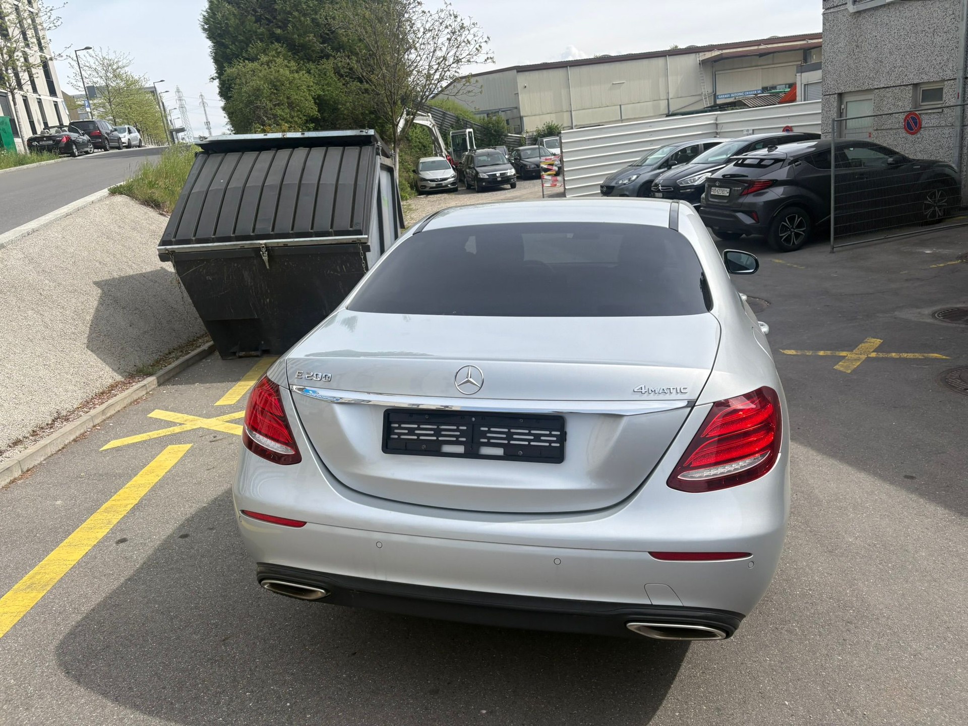 MERCEDES-BENZ E 200 Avantgarde 4Matic 9G-Tronic-image-4