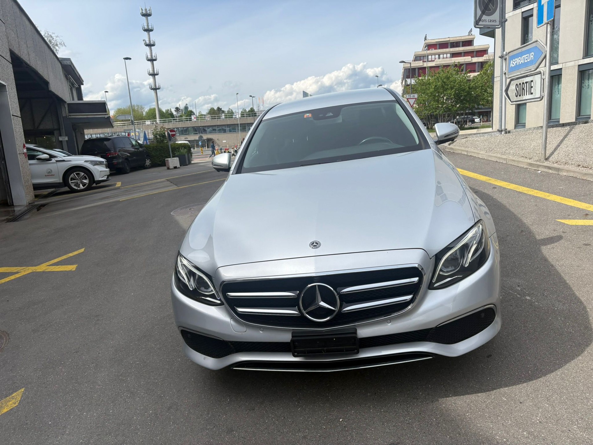MERCEDES-BENZ E 200 Avantgarde 4Matic 9G-Tronic