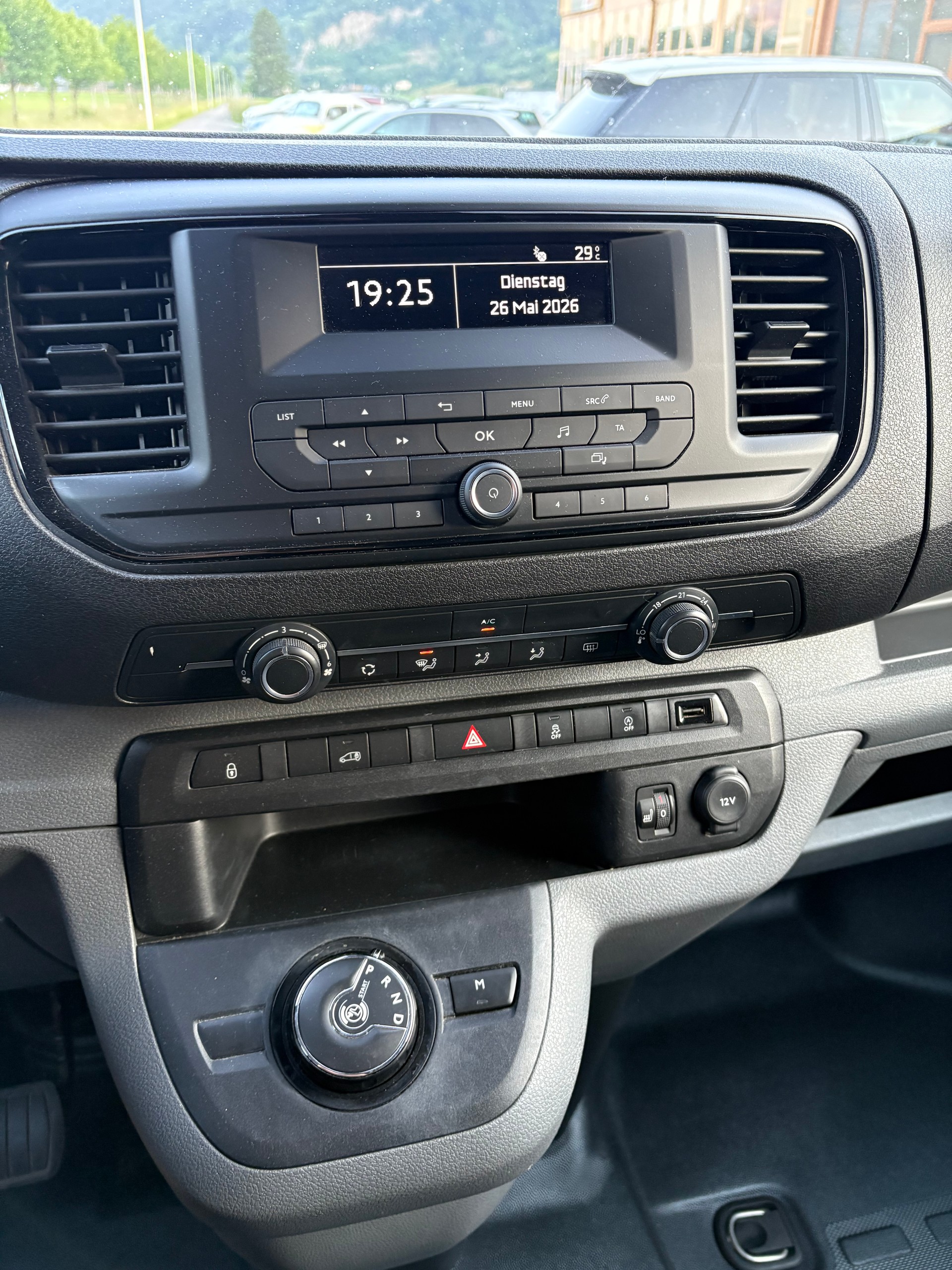 PEUGEOT Expert 2.0 BlueHDi 180 S&S Active Standard EAT6-image-8