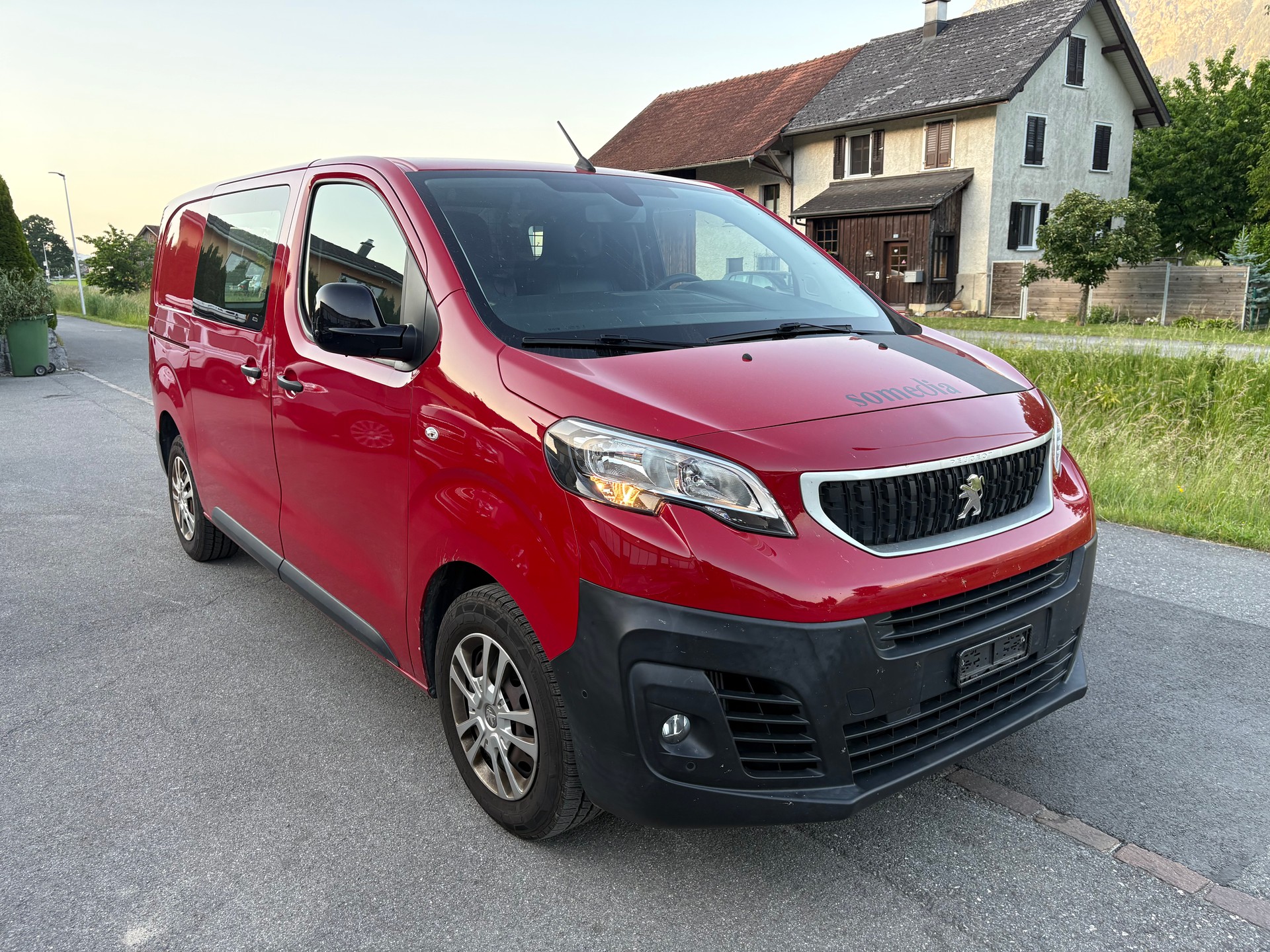 PEUGEOT Expert 2.0 BlueHDi 180 S&S Active Standard EAT6-image-2