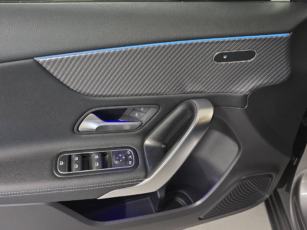 MERCEDES-BENZ A 200 Progressive-image-5