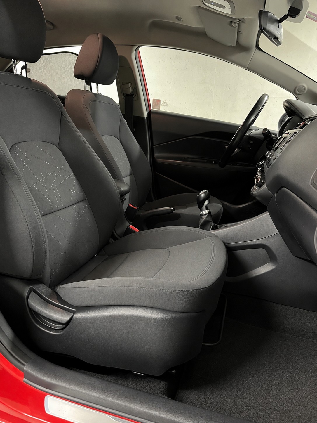 KIA Rio 1.4 CVVT Trend-image-18