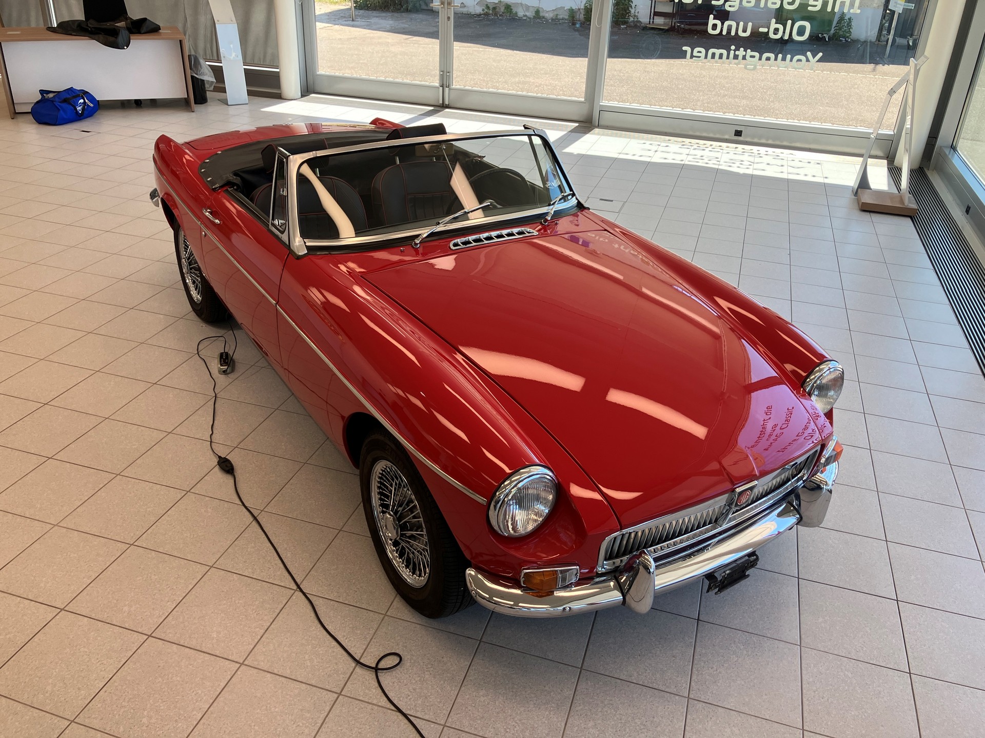 MG MGB-showroom-element-2