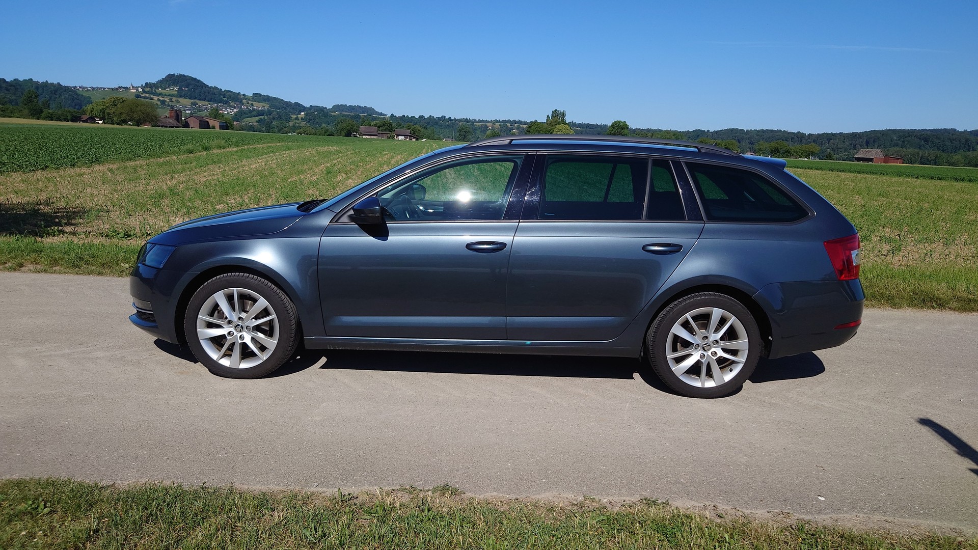 SKODA Octavia Combi 2.0 TDI Style 4x4-showroom-element-1