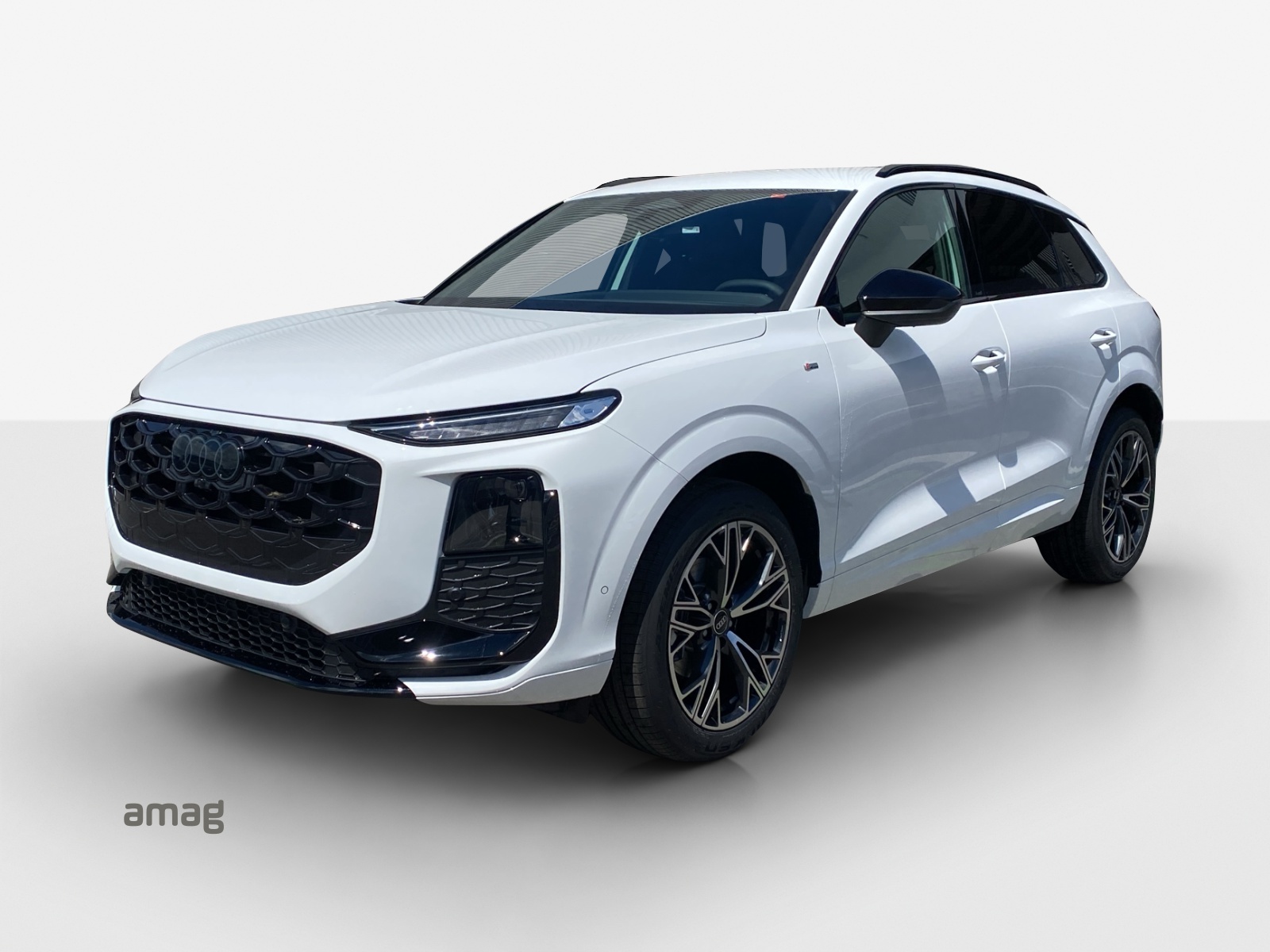 AUDI Q3 SUV 110 kW TFSI S tronic-image-0