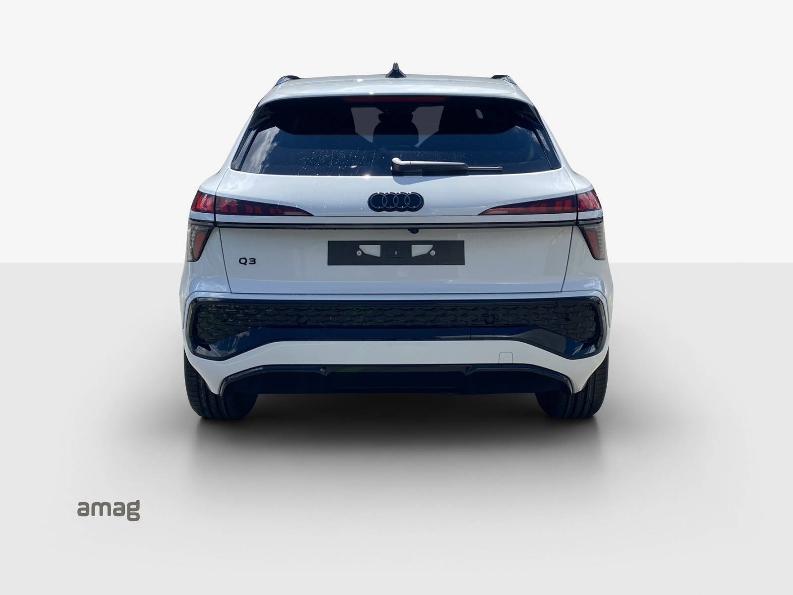 AUDI Q3 SUV 110 kW TFSI S tronic-image-3