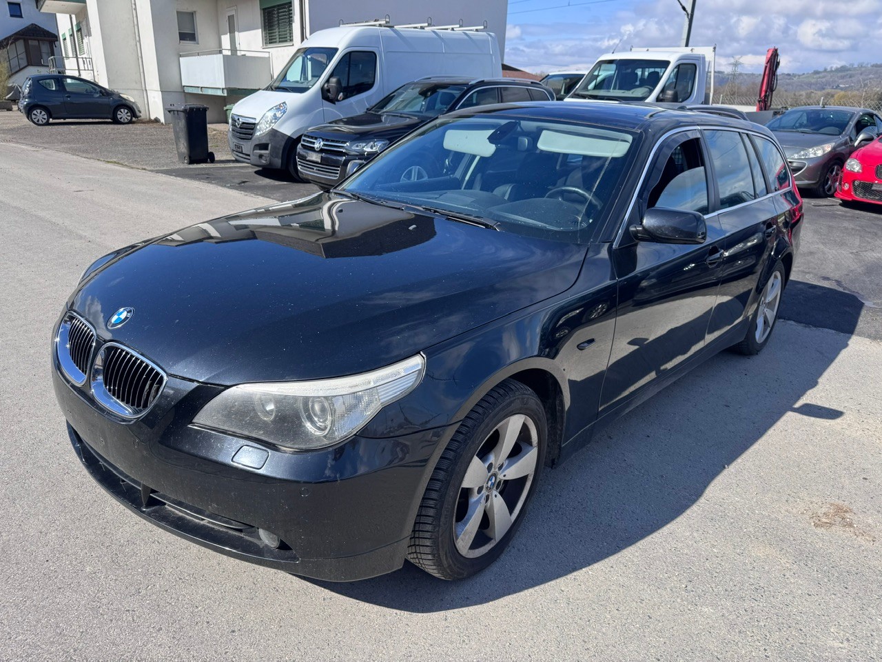 BMW 530xi Touring-image-1