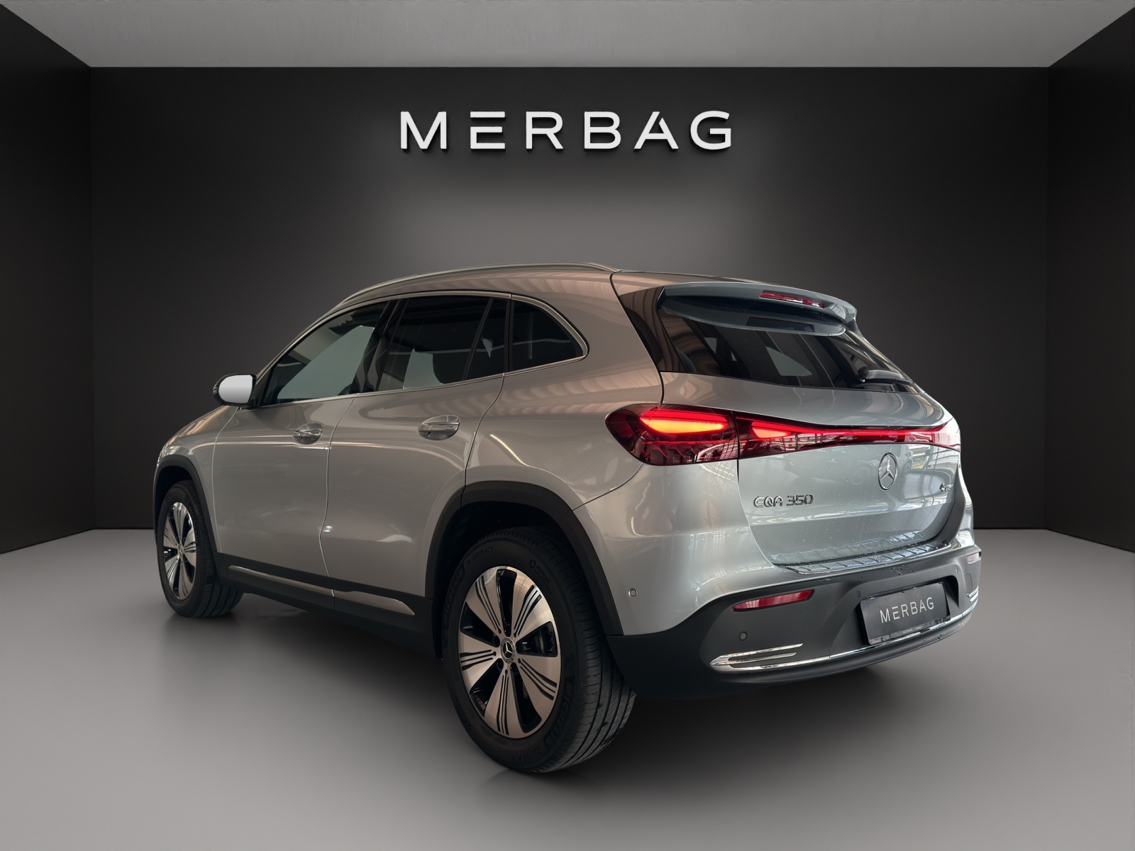 MERCEDES-BENZ EQA 350 4M Excellence-image-3