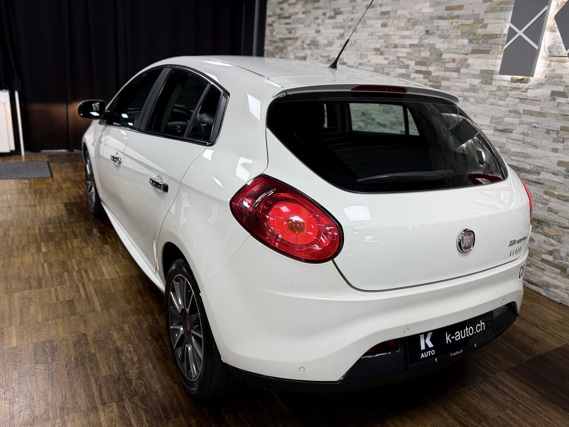 FIAT Bravo 1.4 16V Turbo Genius-image-1