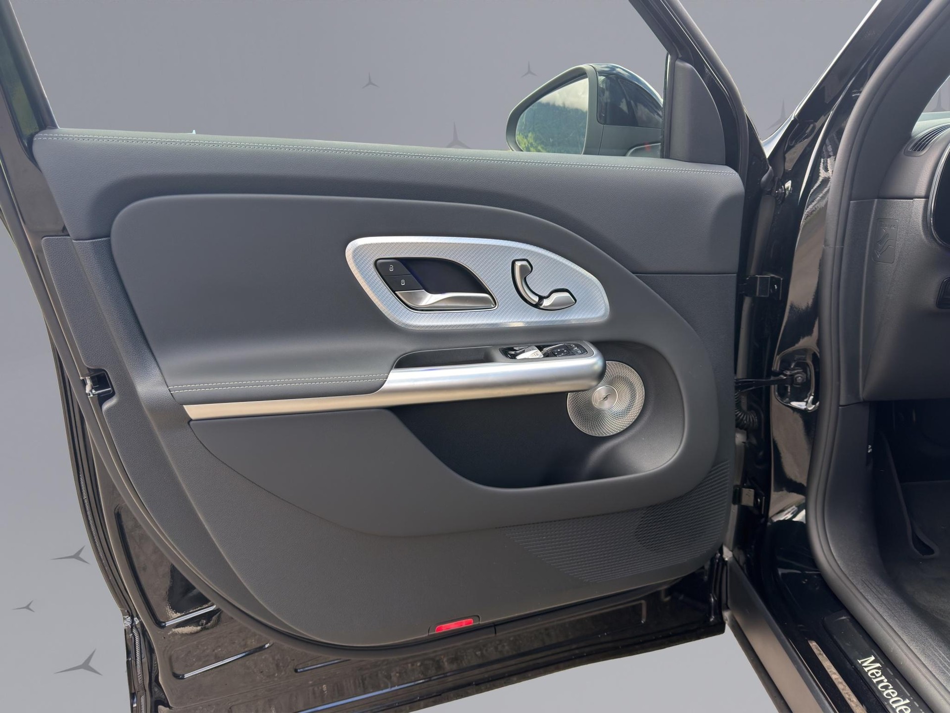 MERCEDES-BENZ GLB 220 4matic-image-10