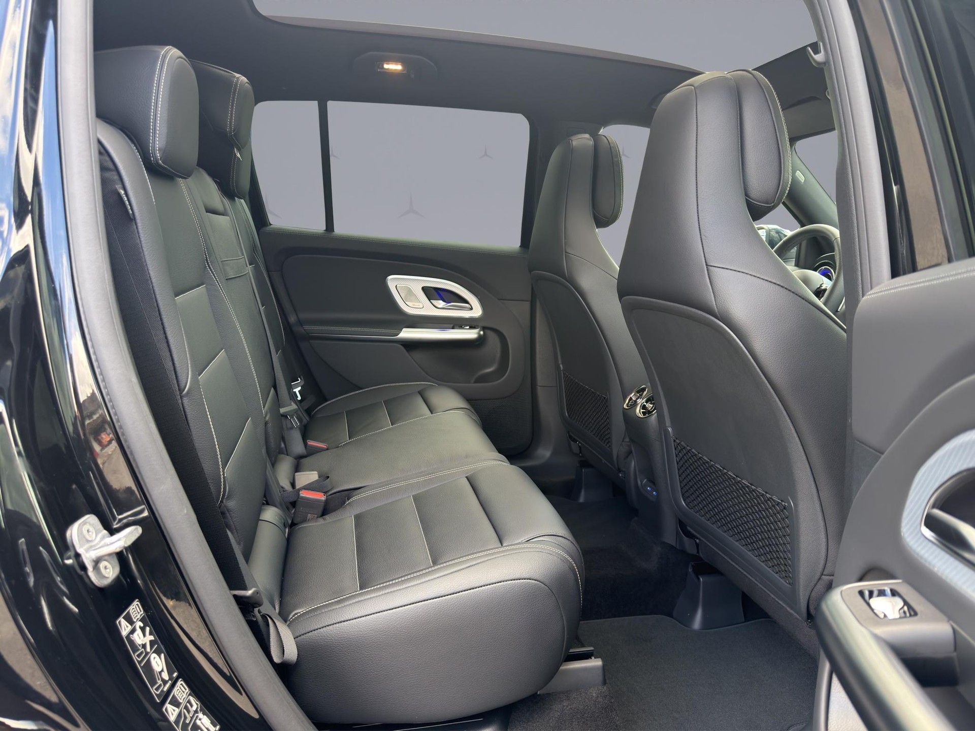 MERCEDES-BENZ GLB 220 4matic-image-12