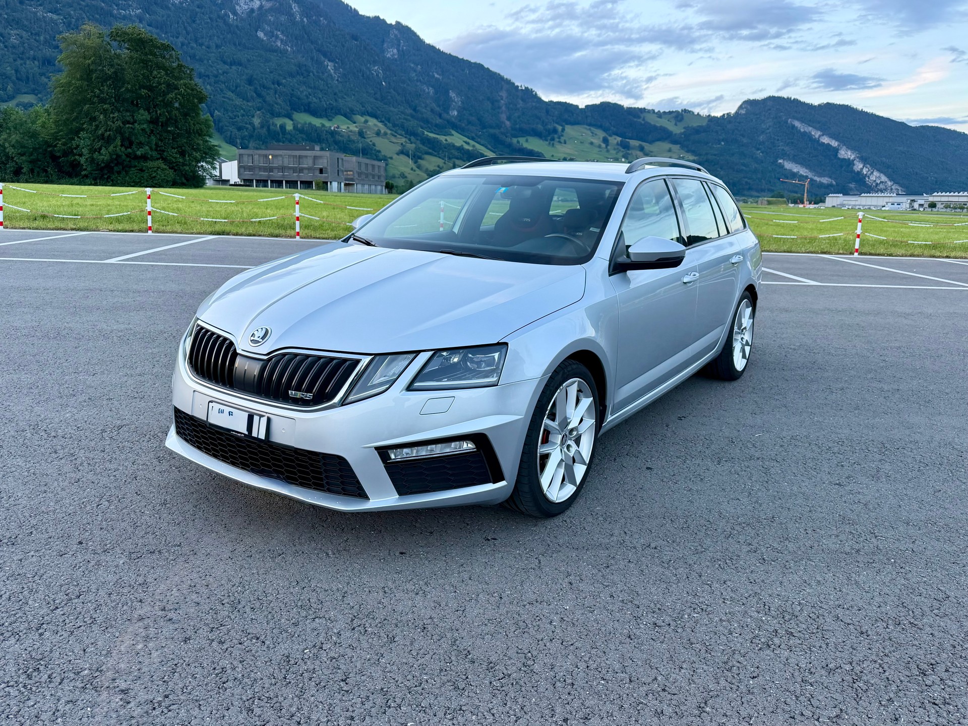 SKODA 2.0 TDI 184 RS 4x4 DSG-image-0
