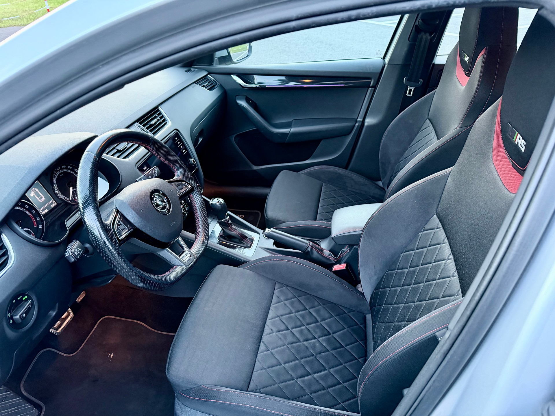 SKODA 2.0 TDI 184 RS 4x4 DSG-image-3