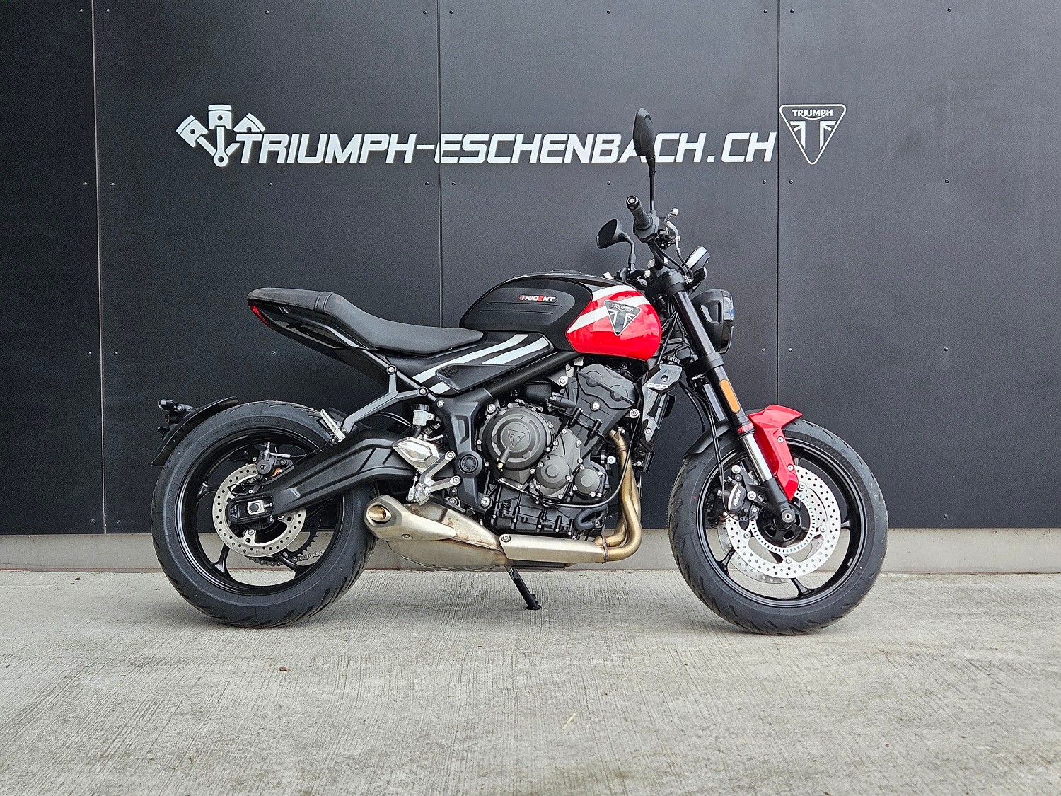 TRIUMPH Trident 660