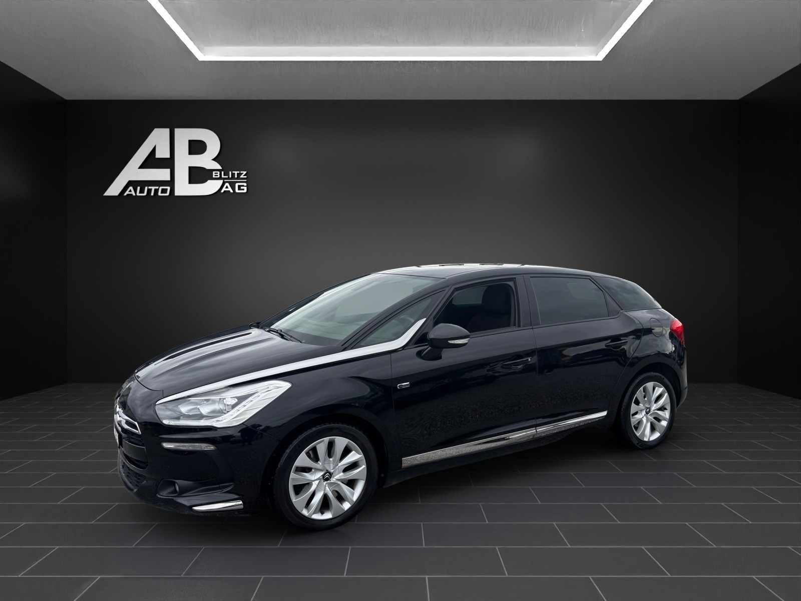 DS AUTOMOBILES DS5 HYbrid4 200 SO Chic EGS6-image-1