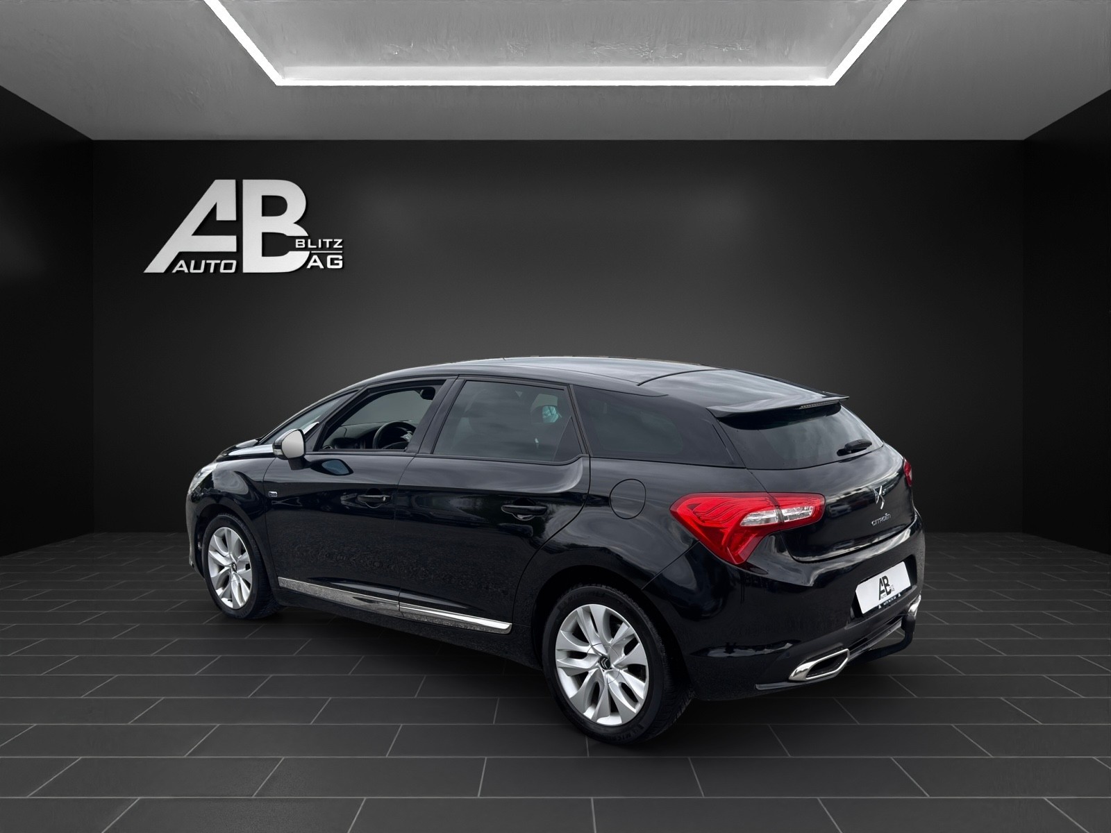 DS AUTOMOBILES DS5 HYbrid4 200 SO Chic EGS6-image-2