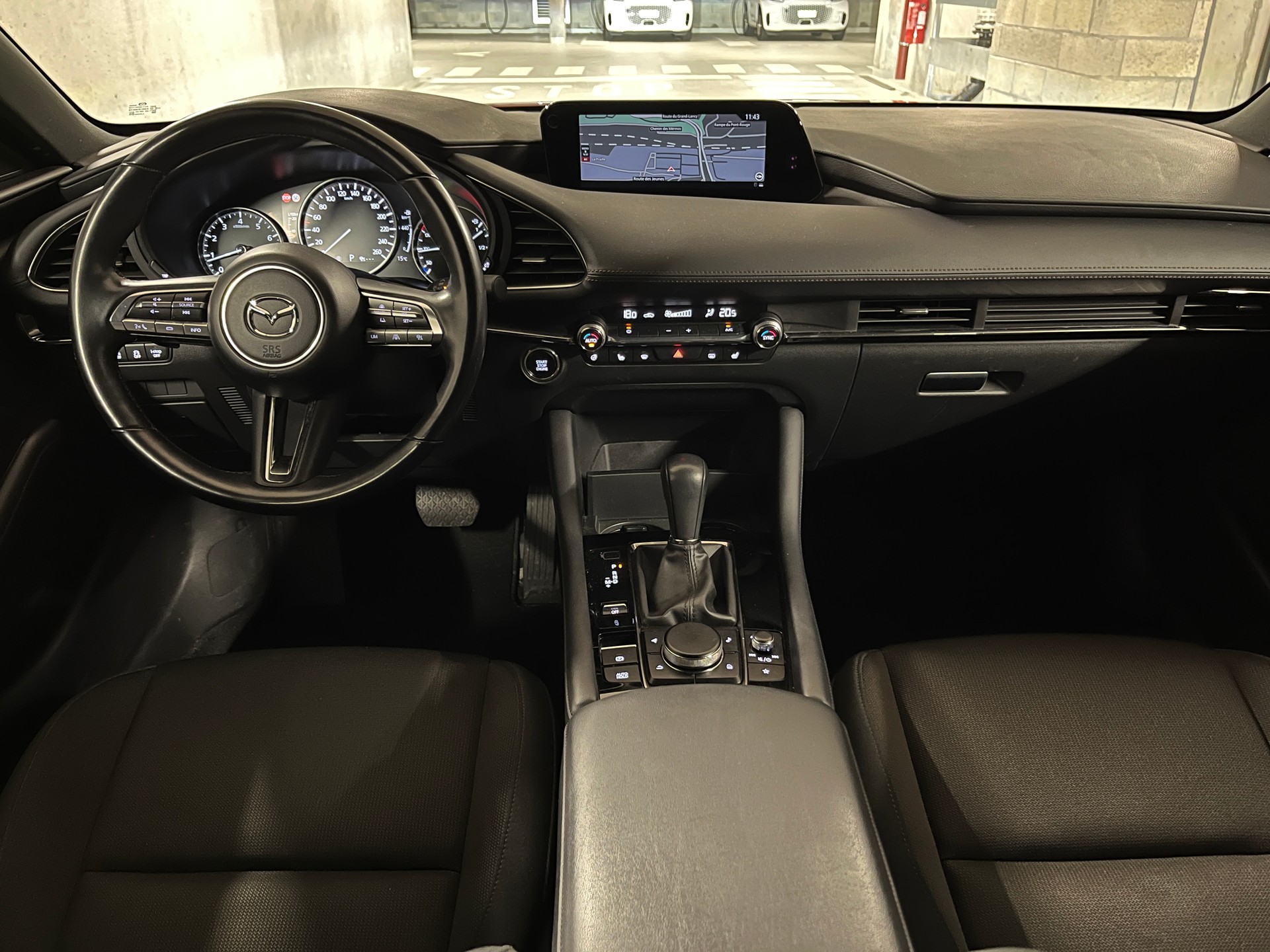 MAZDA 3 Hatchback SKYACTIV-X M Hybrid 186 Revolution Automat-image-8
