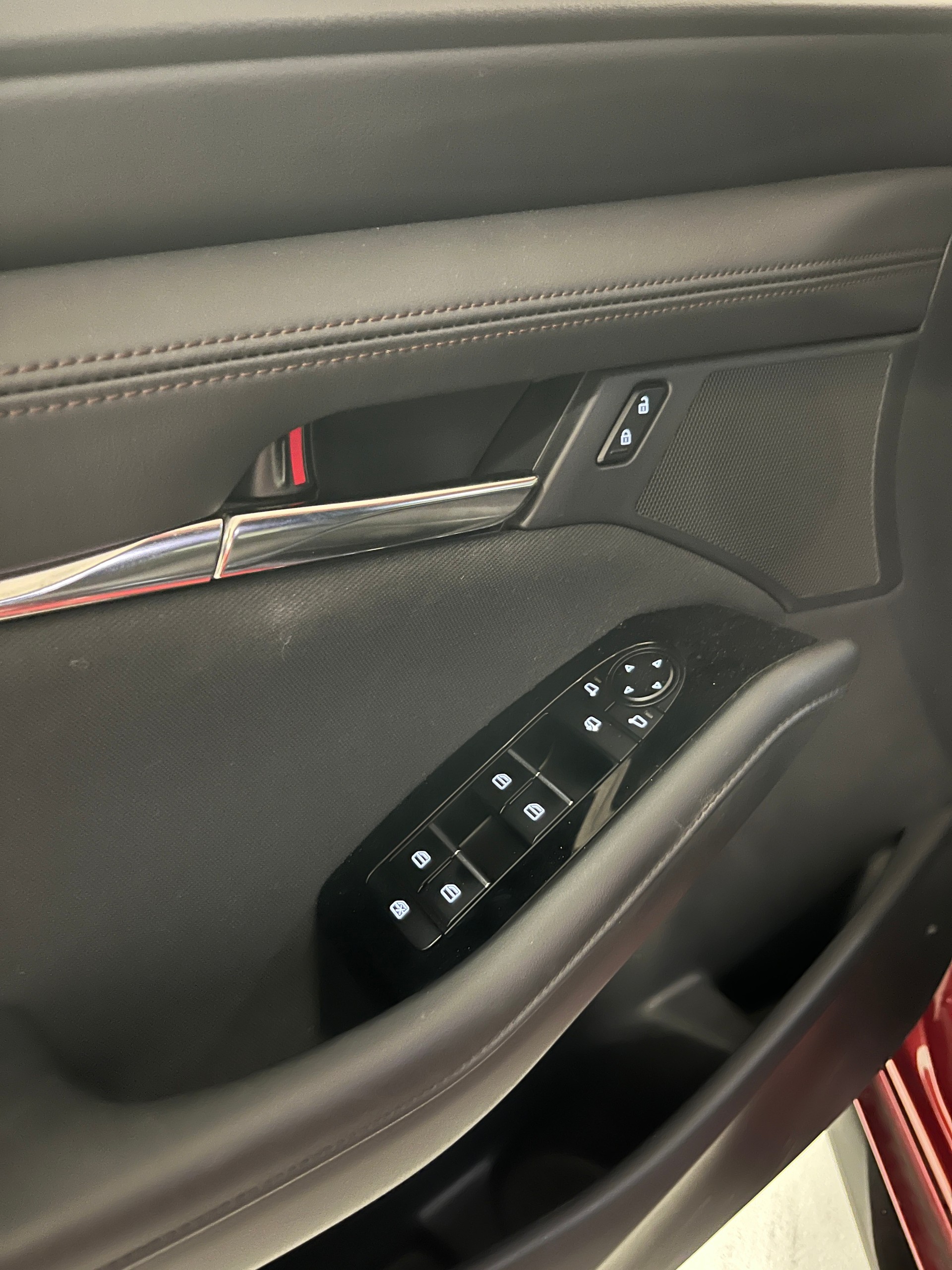 MAZDA 3 Hatchback SKYACTIV-X M Hybrid 186 Revolution Automat-image-15