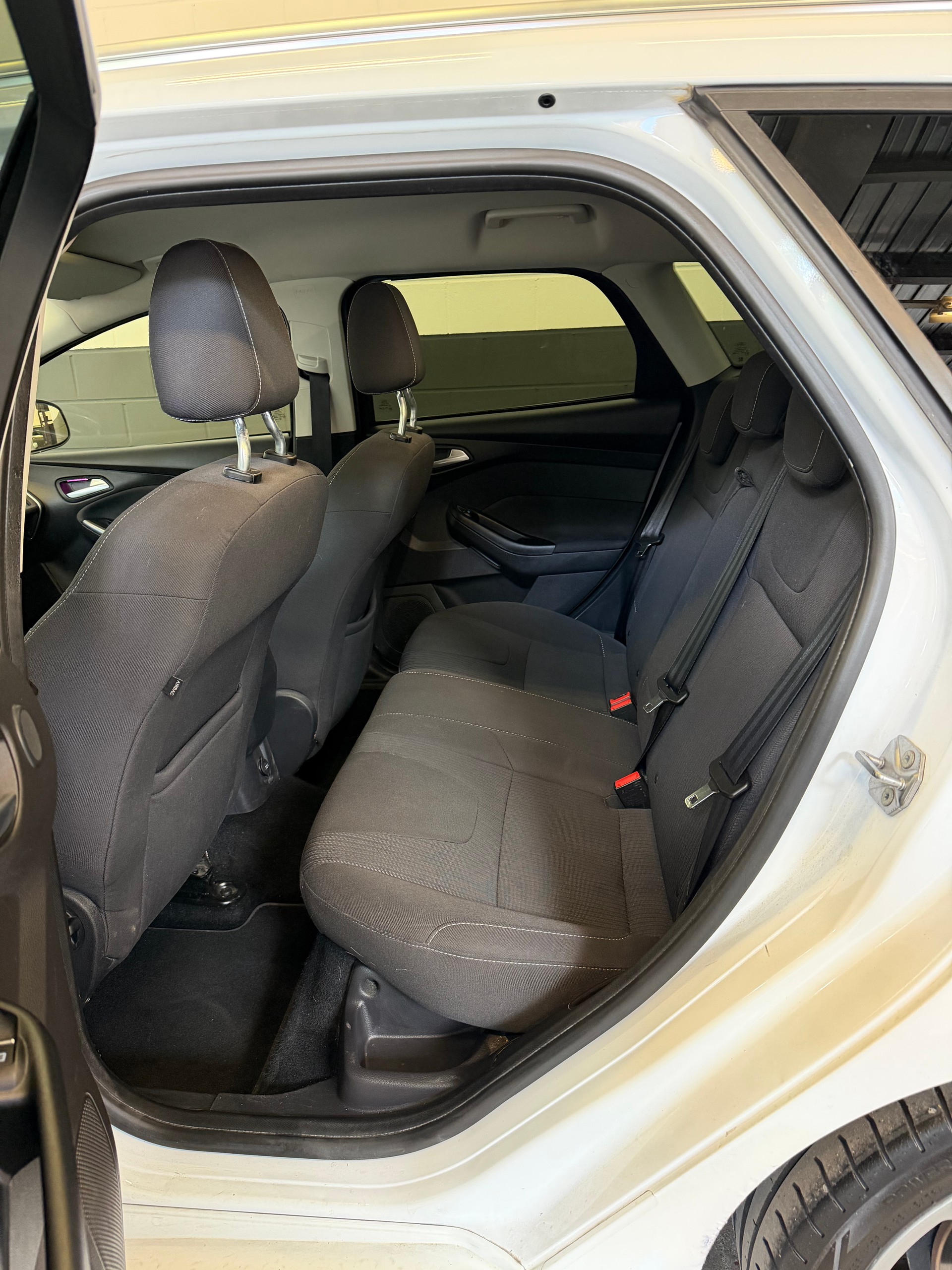 FORD Focus 1.6 SCTi Titanium //NEU AB MFK!-image-14