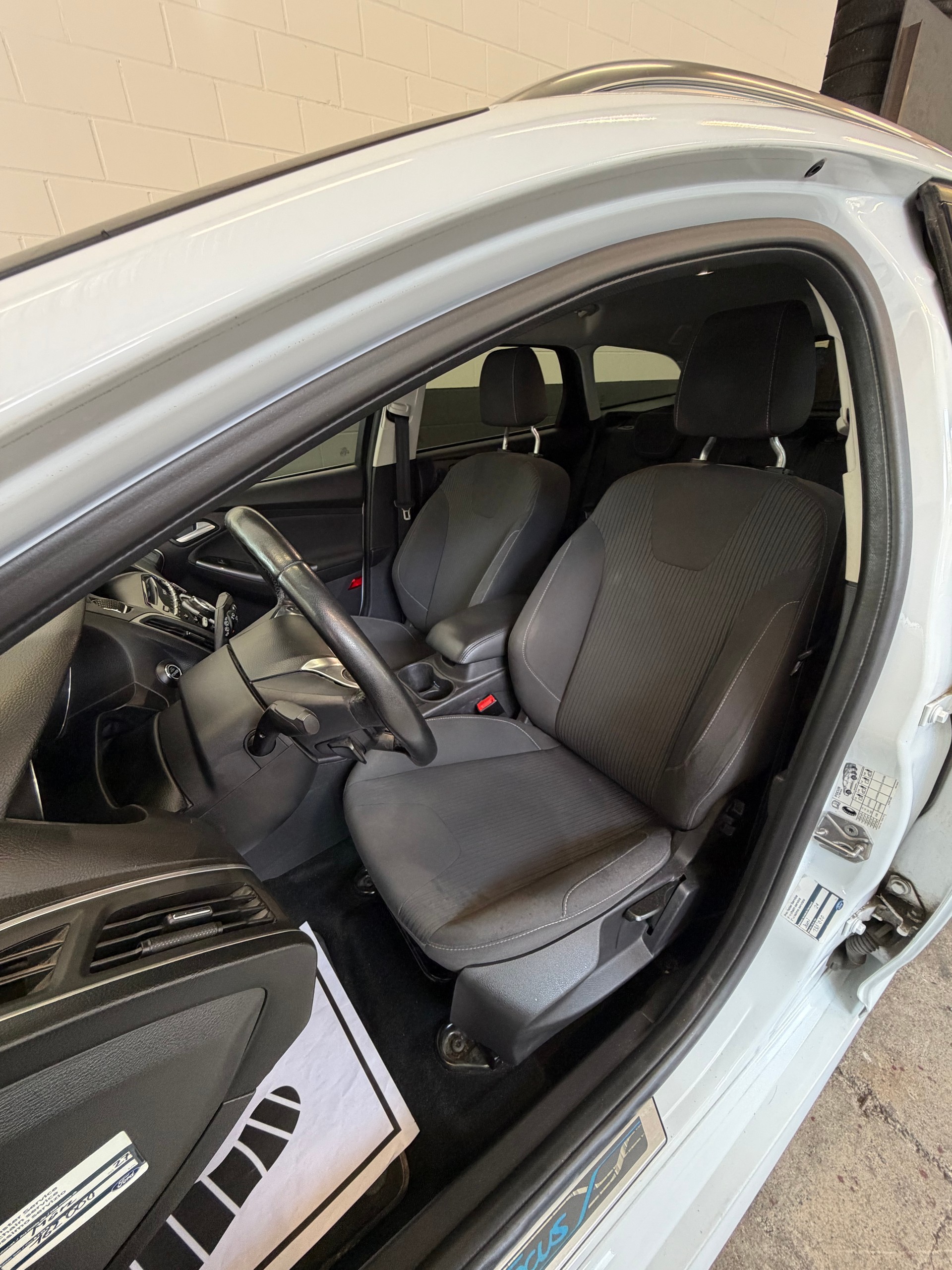 FORD Focus 1.6 SCTi Titanium //NEU AB MFK!-image-13