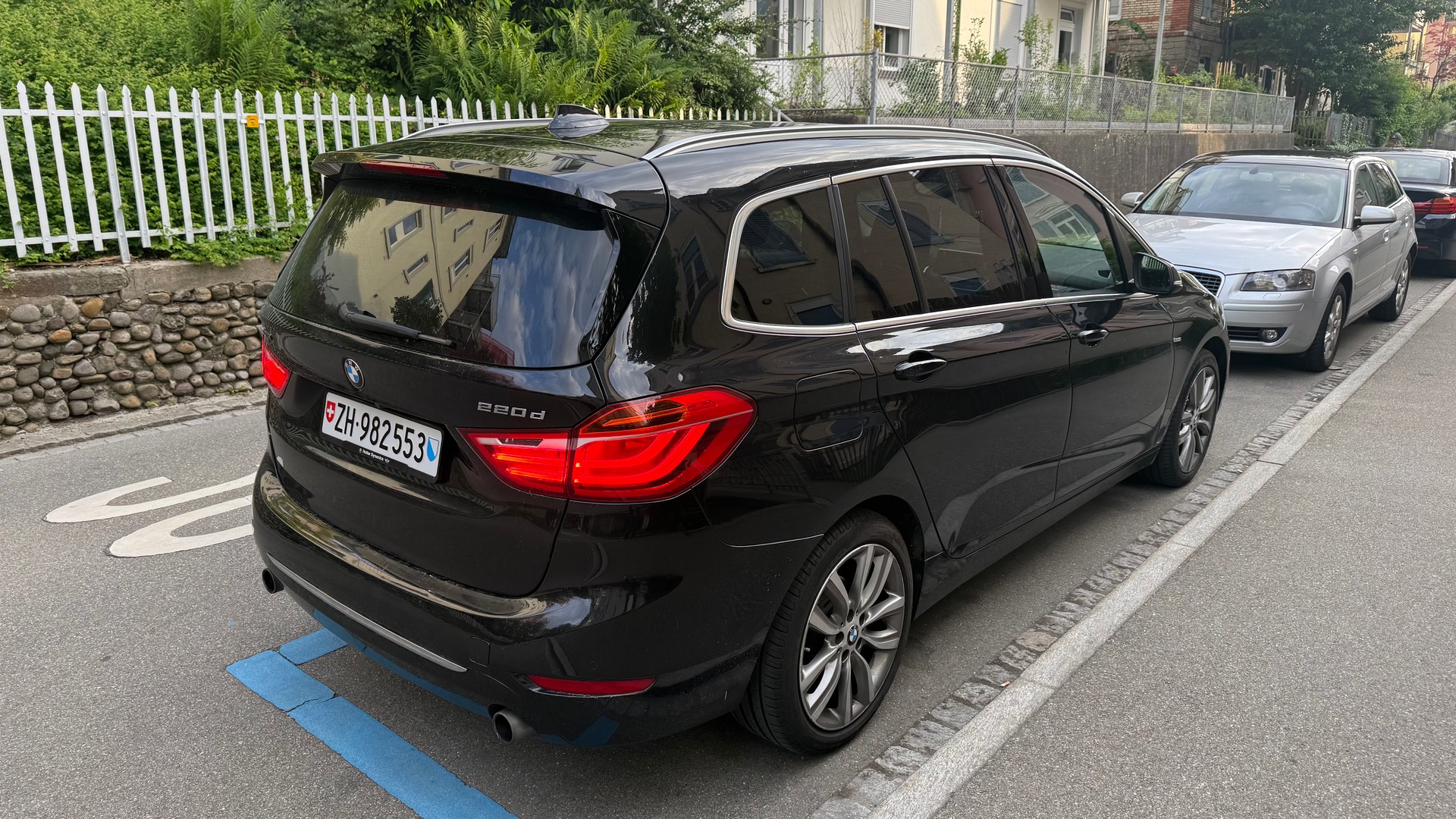 BMW 220d xDrive SAG-image-2