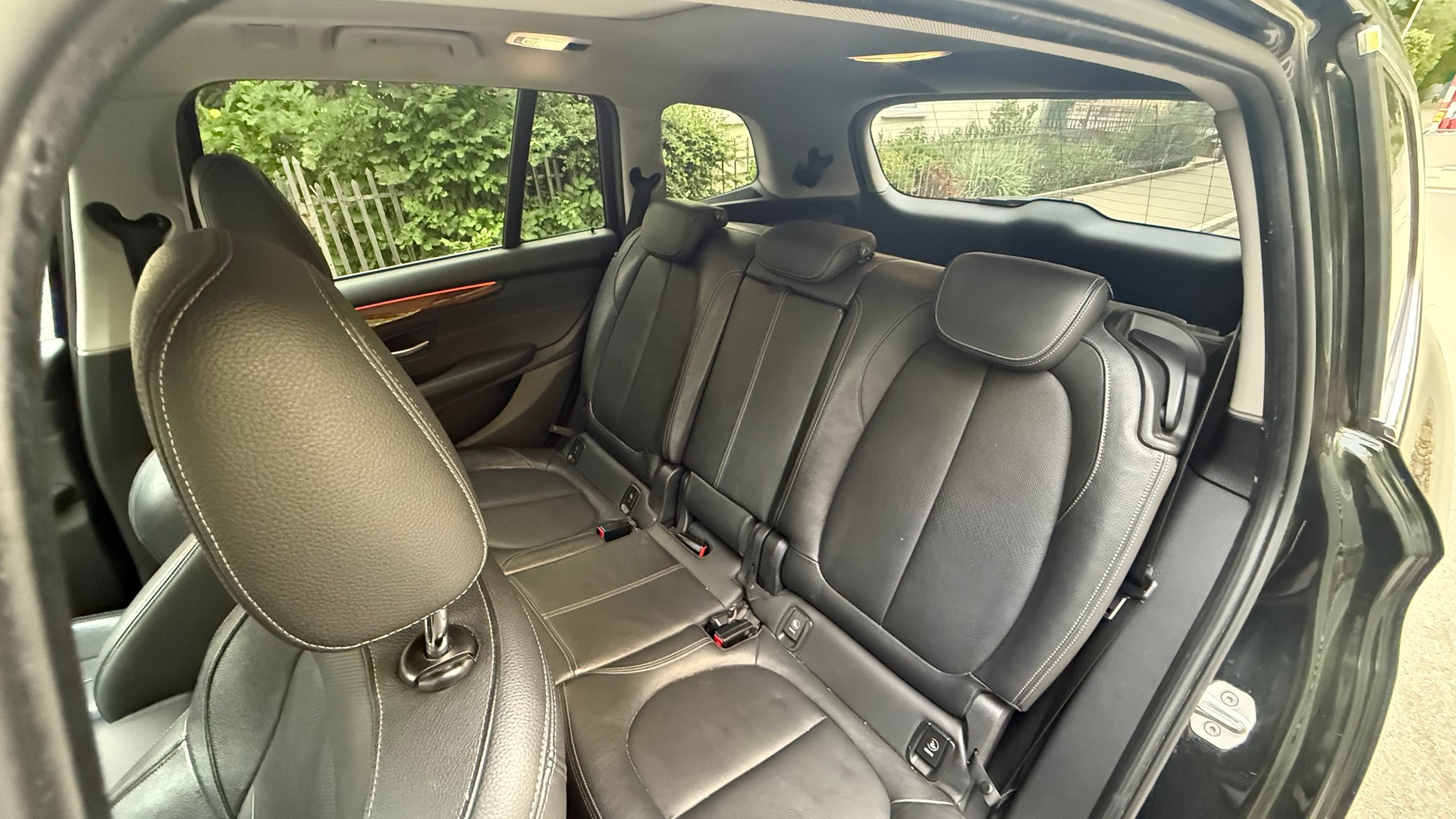 BMW 220d xDrive SAG-image-4