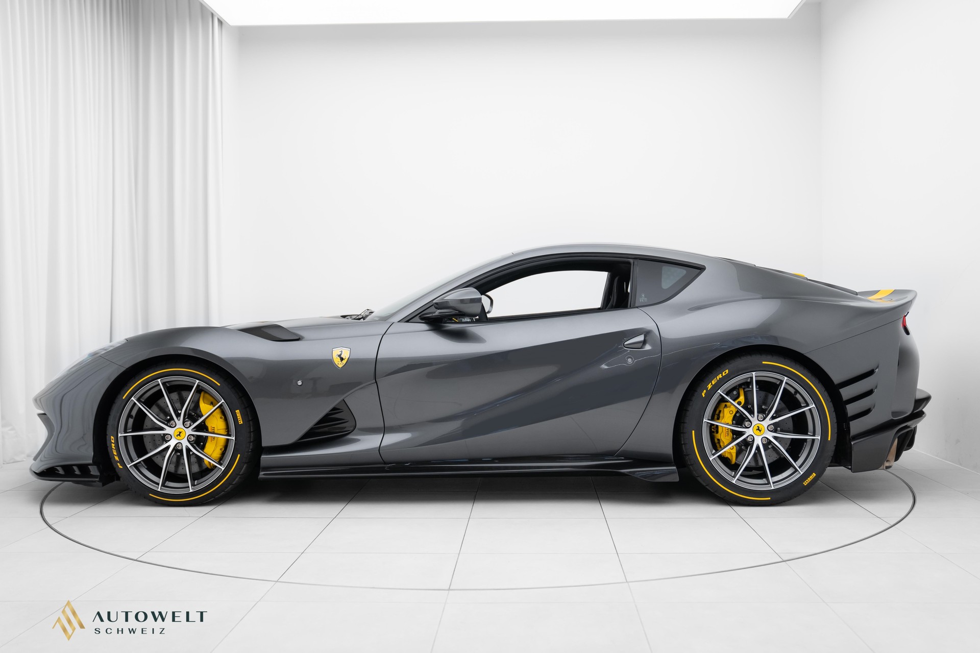 FERRARI 812 Competizione-image-1