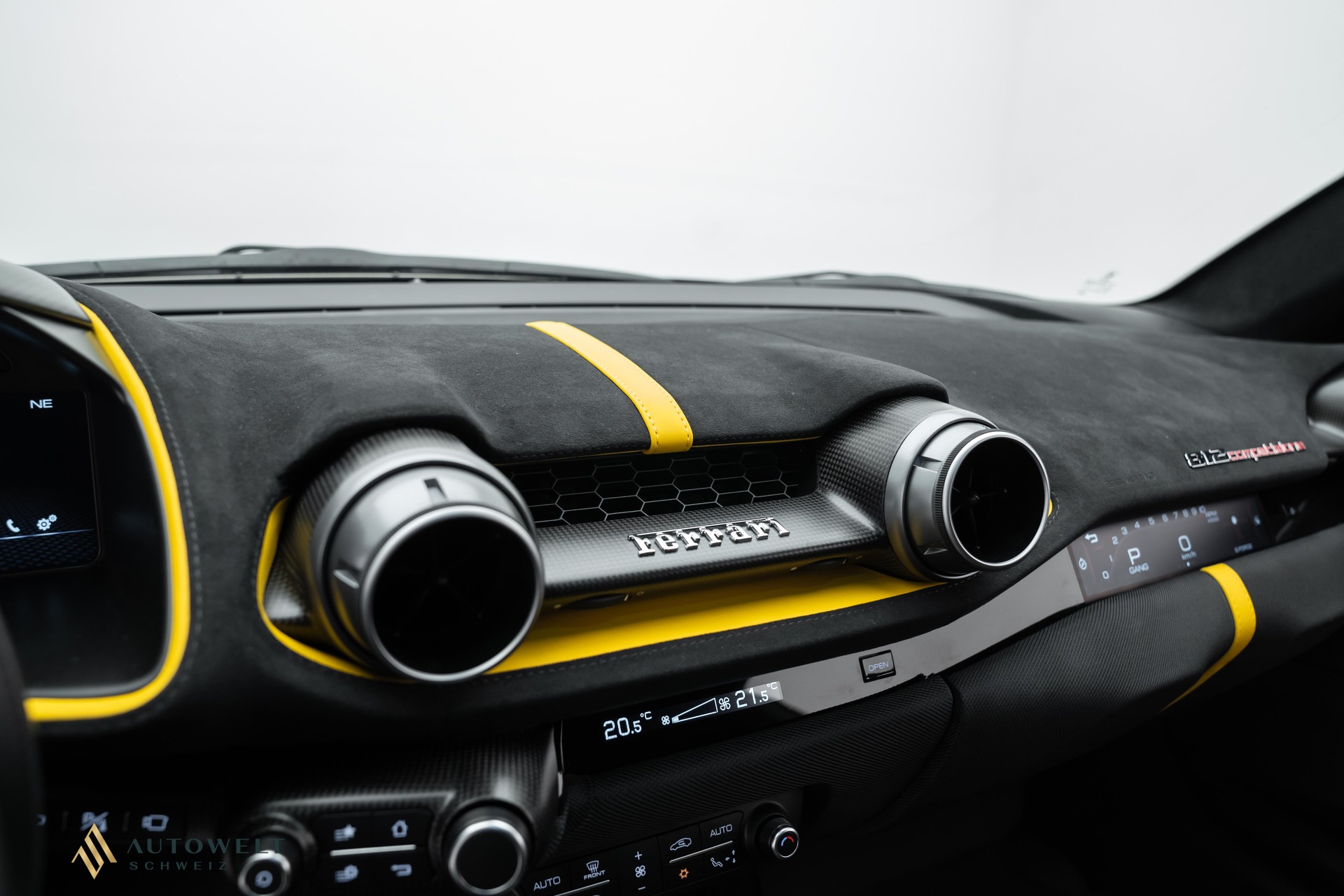 FERRARI 812 Competizione-image-4