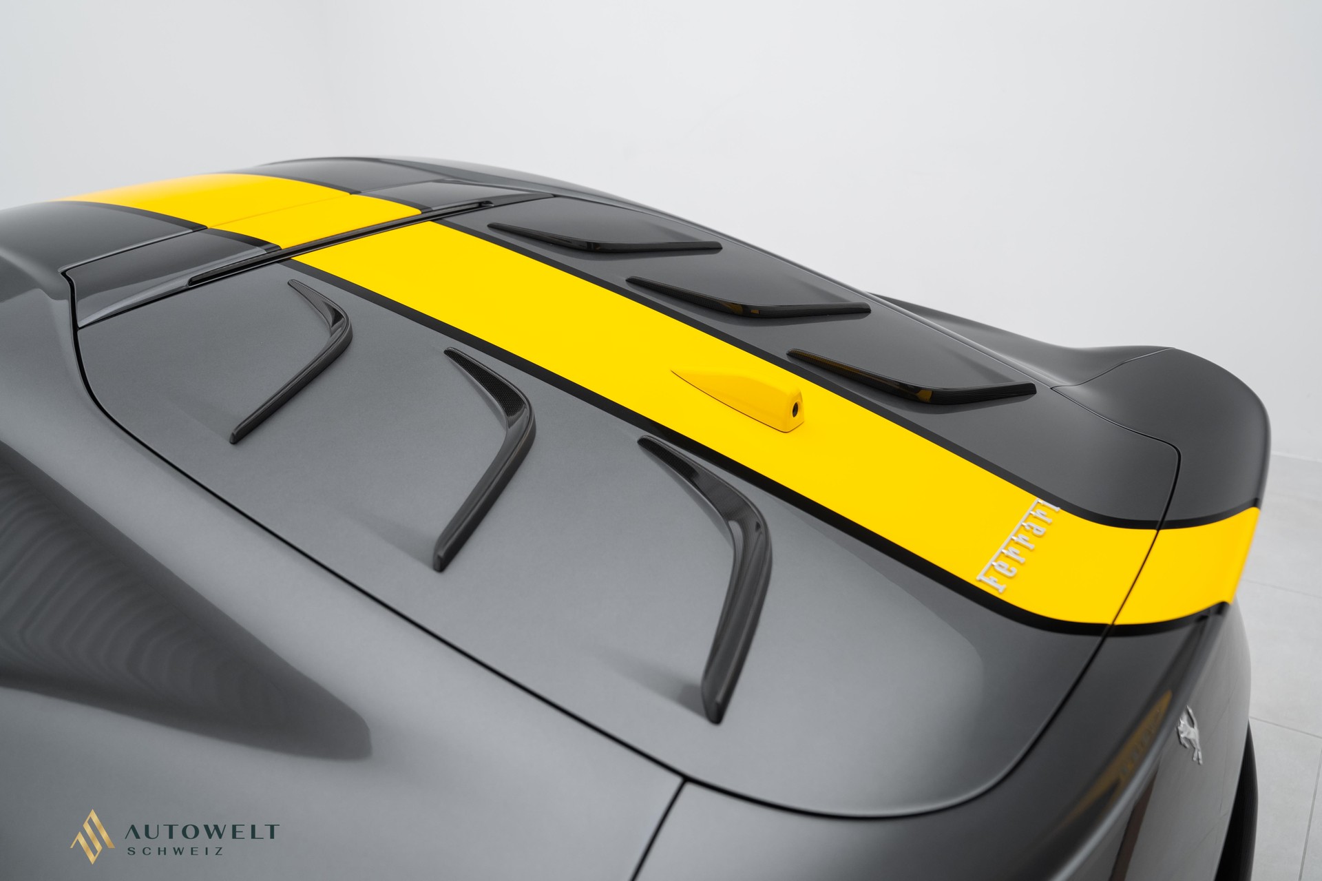 FERRARI 812 Competizione-image-8