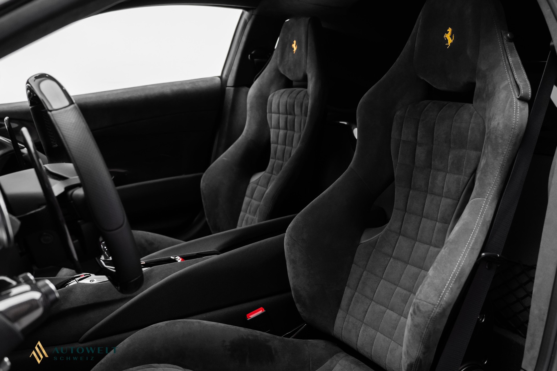 FERRARI 812 Competizione-image-3