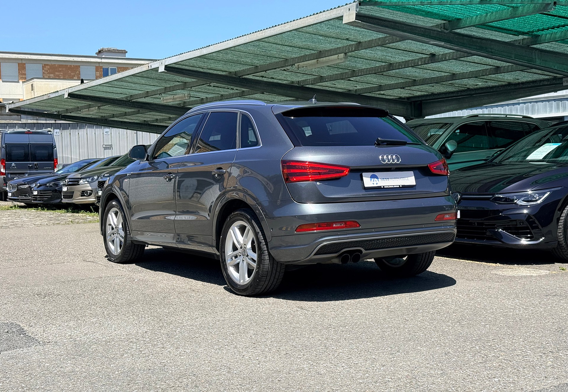 AUDI Q3 2.0 TFSI quattro S-tronic-image-3