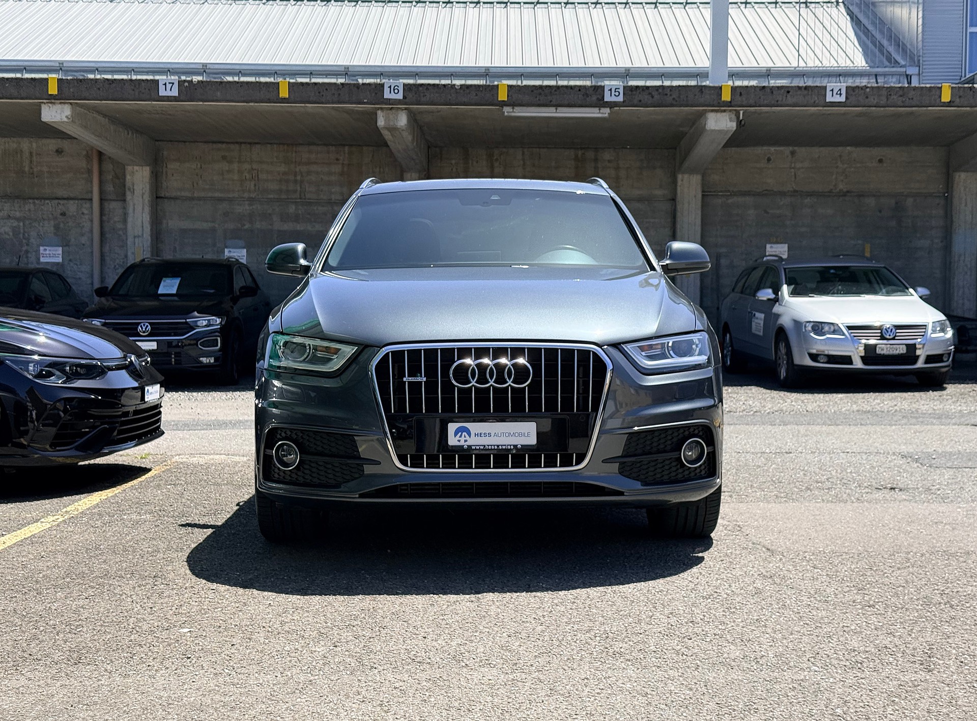 AUDI Q3 2.0 TFSI quattro S-tronic-image-1