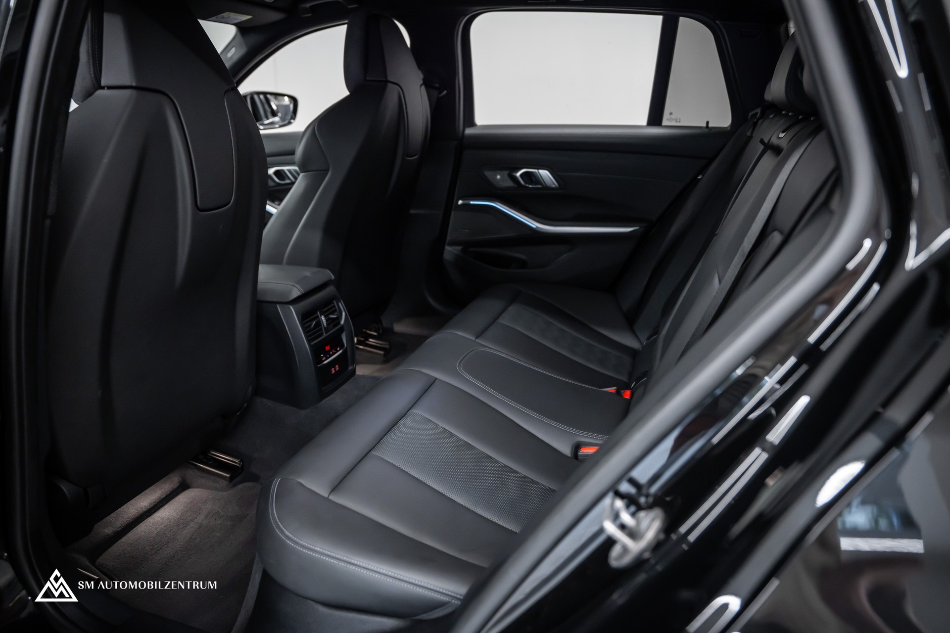 BMW M3 Competition xDrive Touring / 360° / Sitzbelüftung / Laserlight / Head-Up-image-19