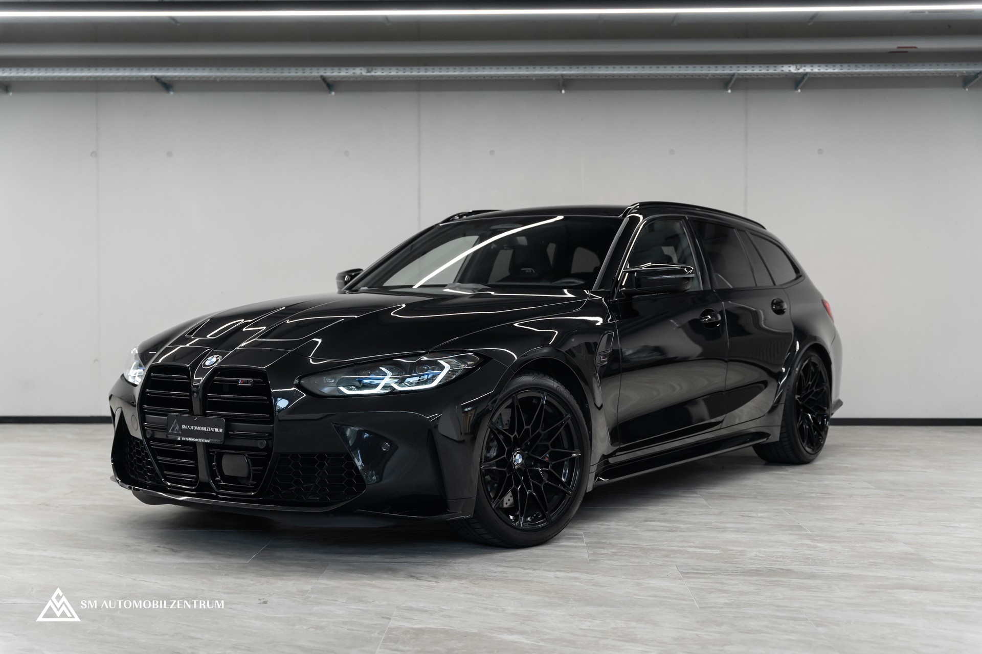 BMW M3 Competition xDrive Touring / 360° / Sitzbelüftung / Laserlight / Head-Up-image-0