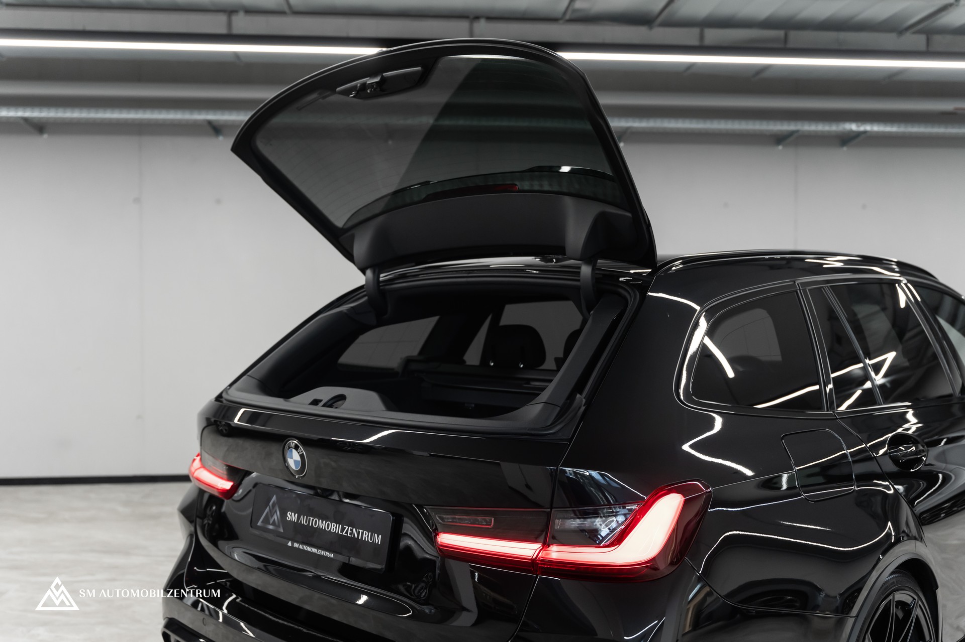 BMW M3 Competition xDrive Touring / 360° / Sitzbelüftung / Laserlight / Head-Up-image-11