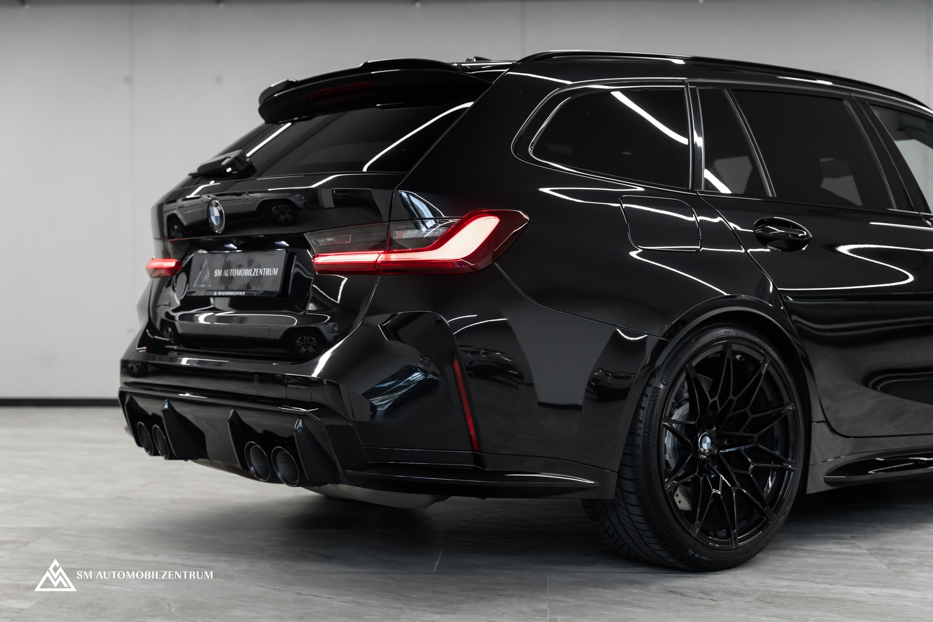 BMW M3 Competition xDrive Touring / 360° / Sitzbelüftung / Laserlight / Head-Up-image-8