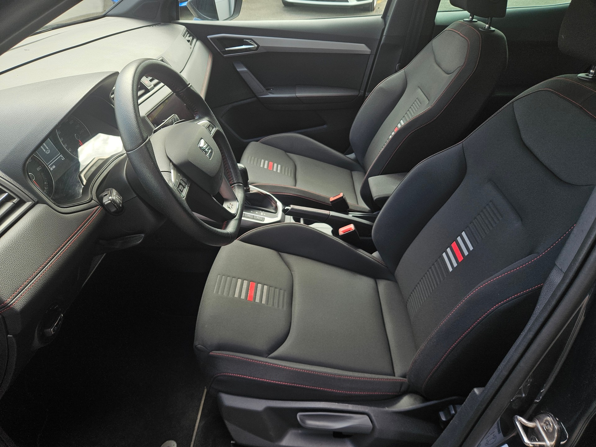 SEAT Arona 1.0 TSI Eco FR DSG-image-5