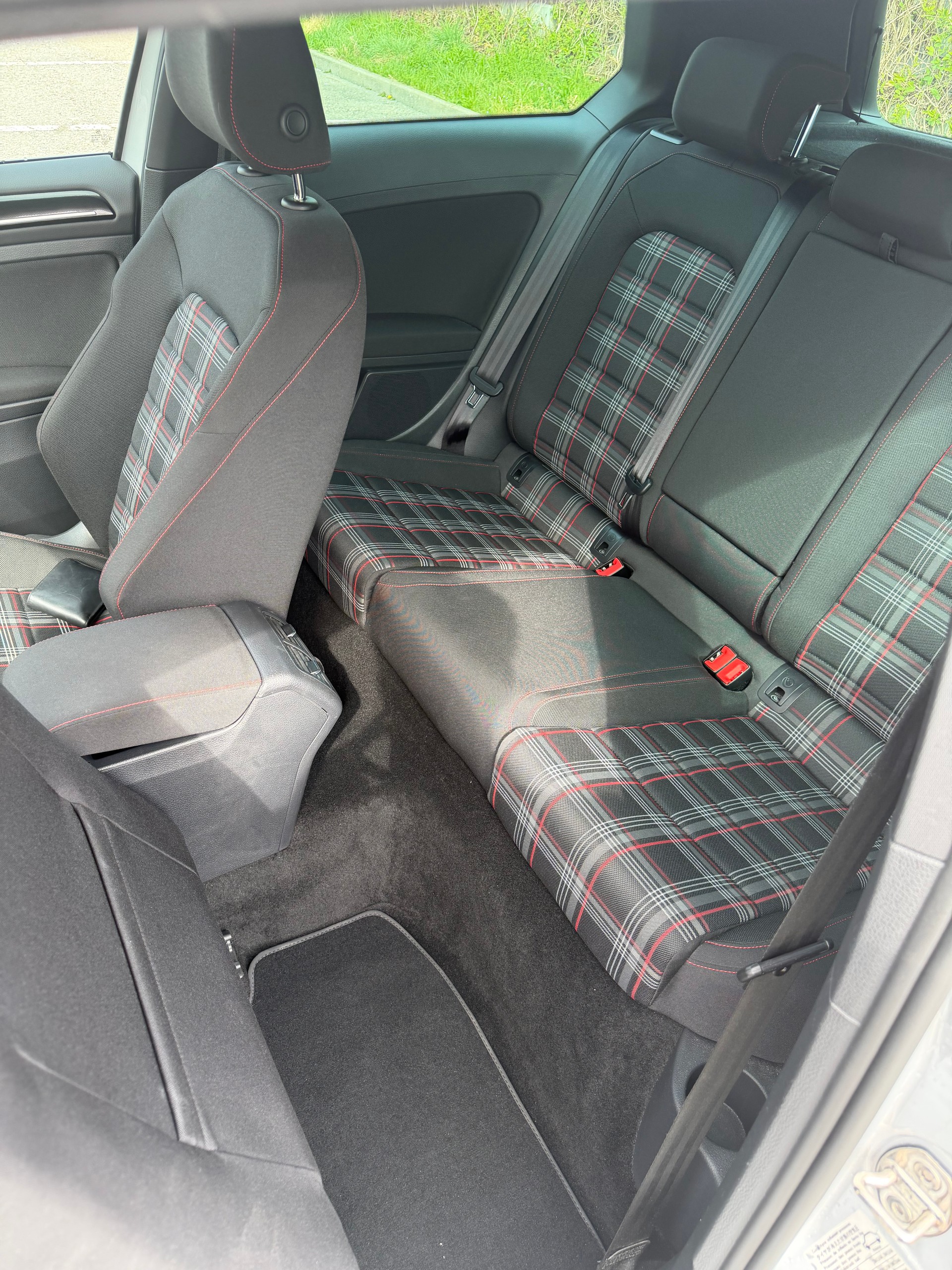 VW 2.0 TSI GTI Performance DSG-image-4