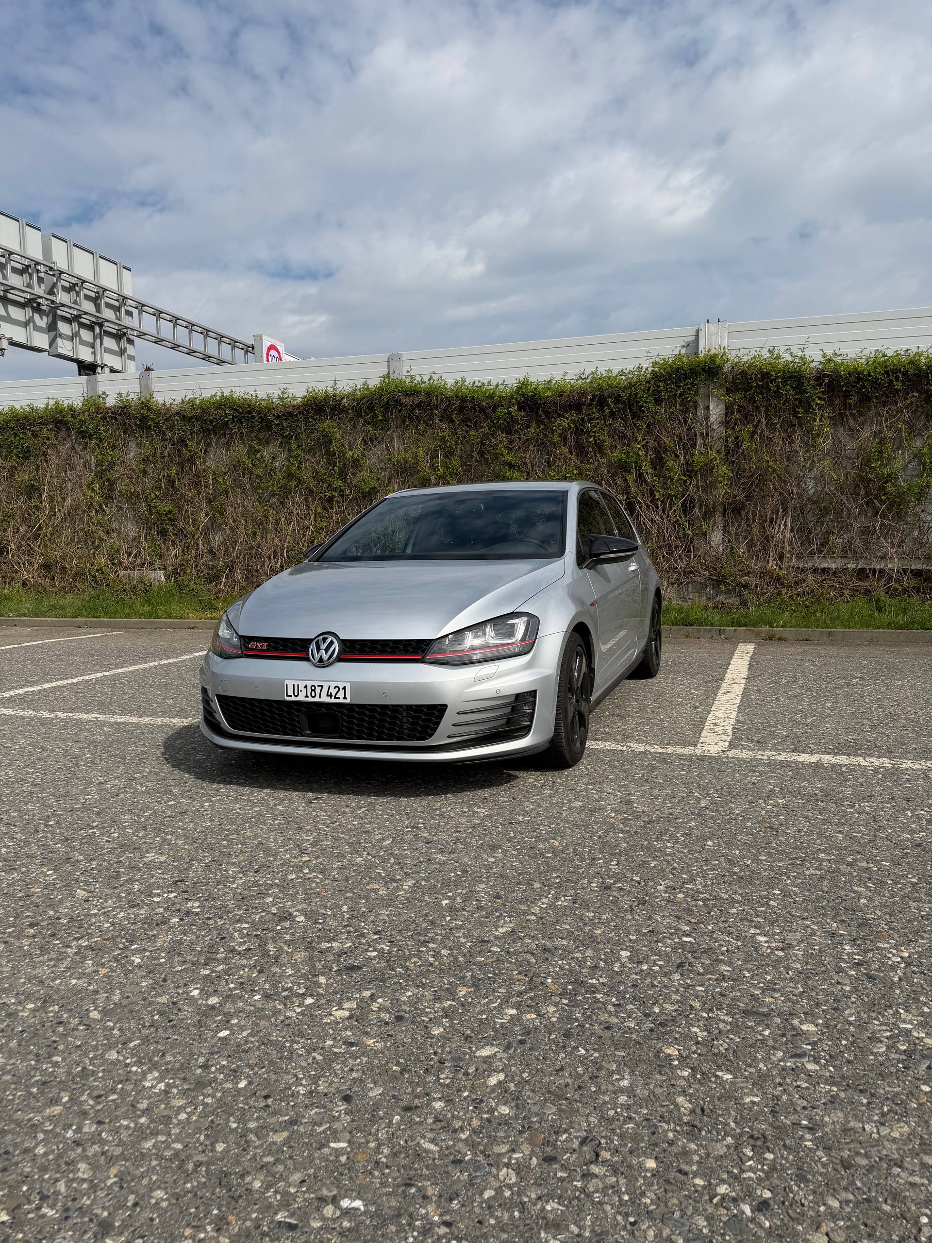 VW 2.0 TSI GTI Performance DSG-image-0