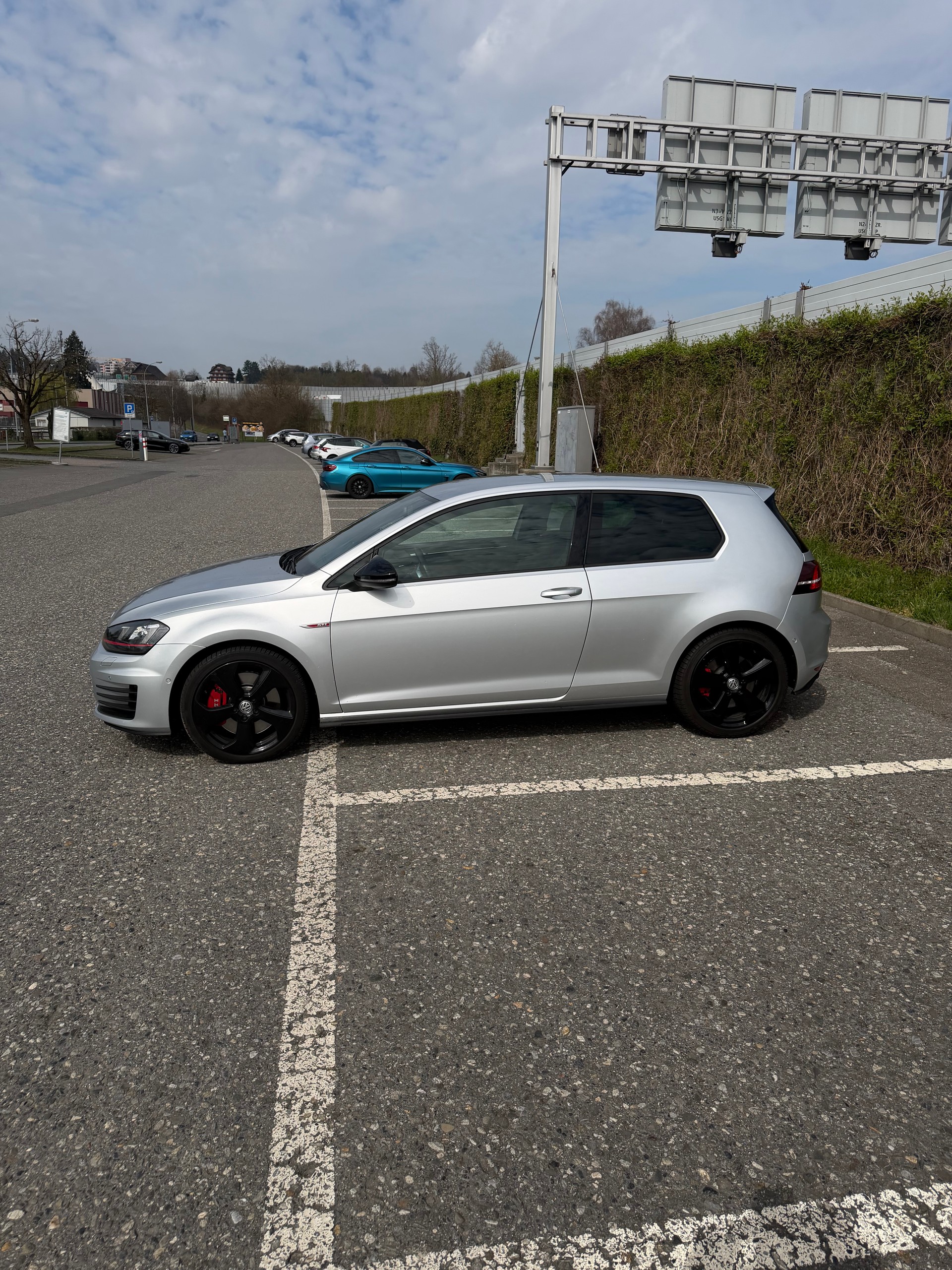 VW 2.0 TSI GTI Performance DSG-image-1